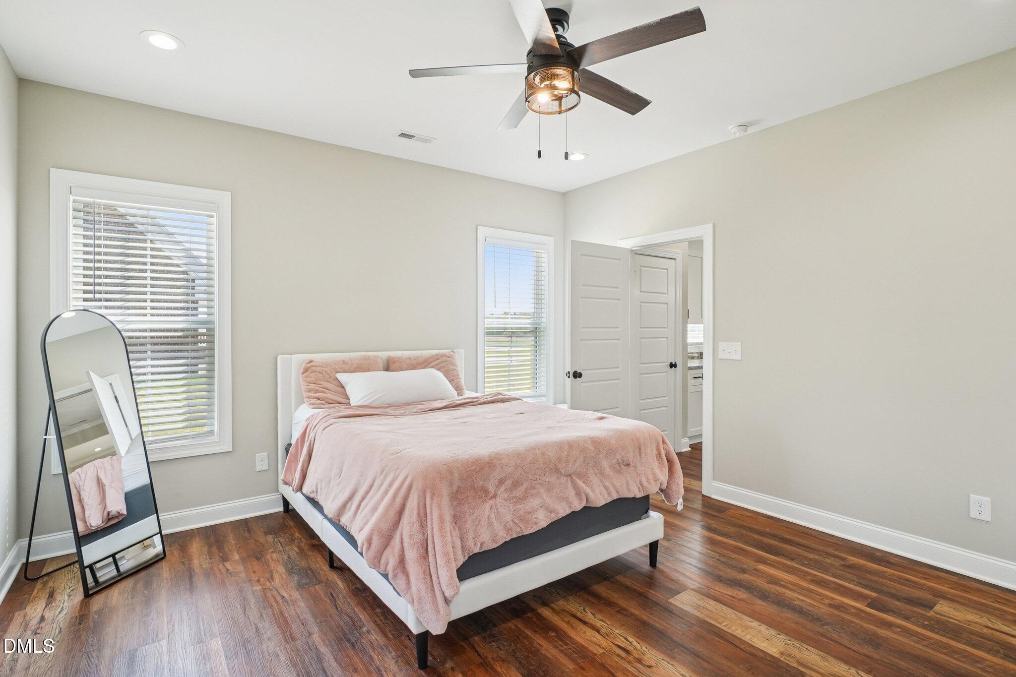 20-web-or-mls-Broomcorn Ln-S2803-020