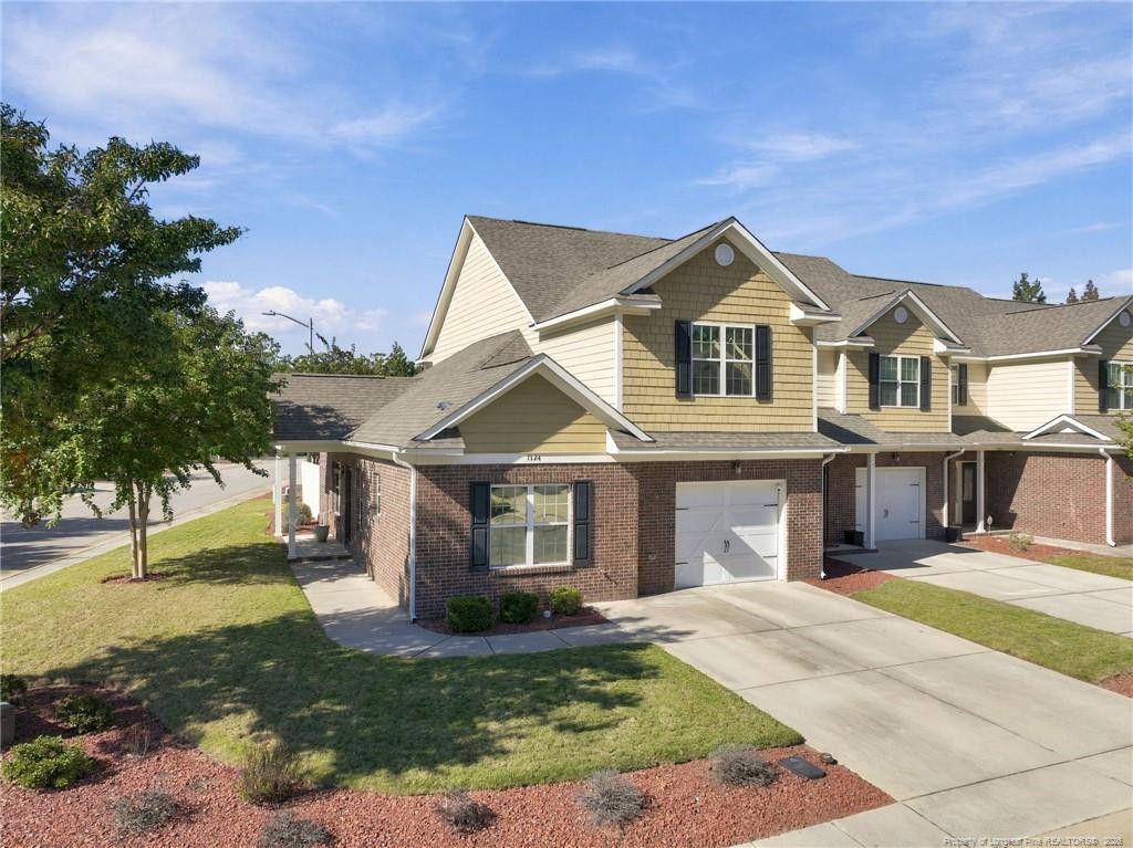 Townhouse with single garage