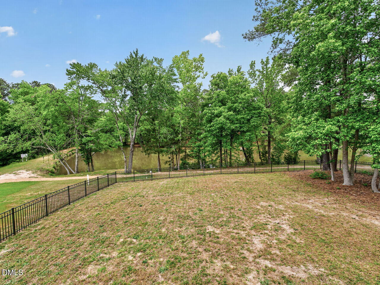 030-1280x960-backyard