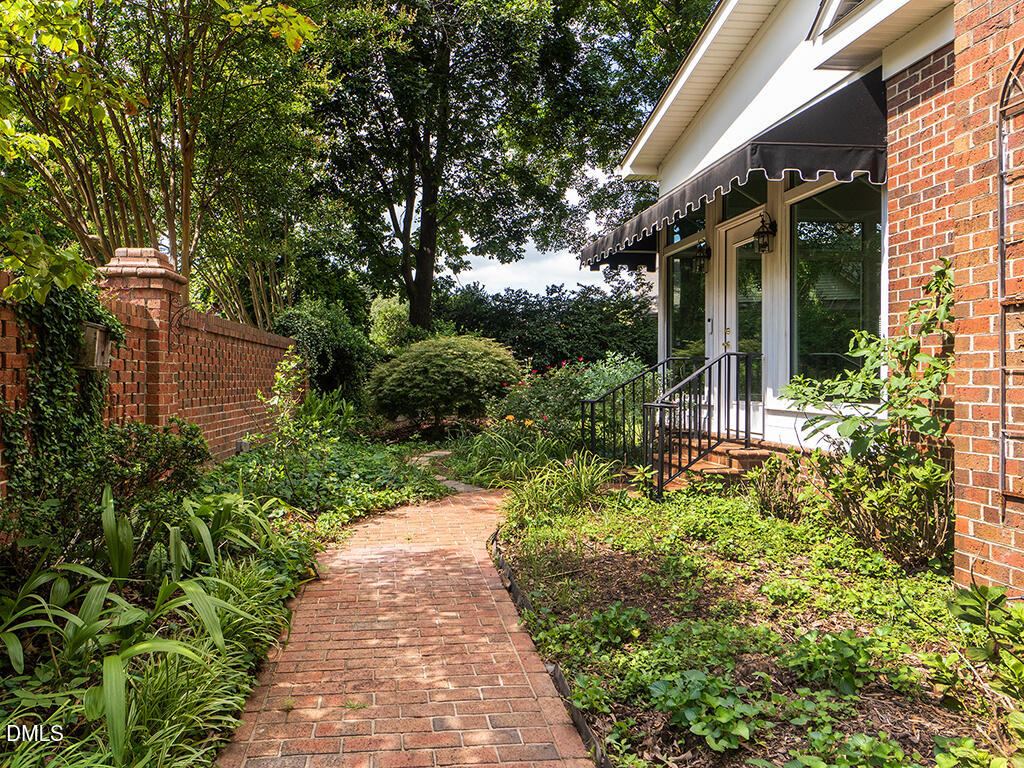 Exterior photo of 3235 Hiddenwood Lane, Burlington, NC 27215. MLS: 10177485