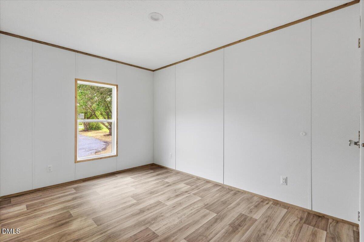 30-5737 Lloyd Rd-30