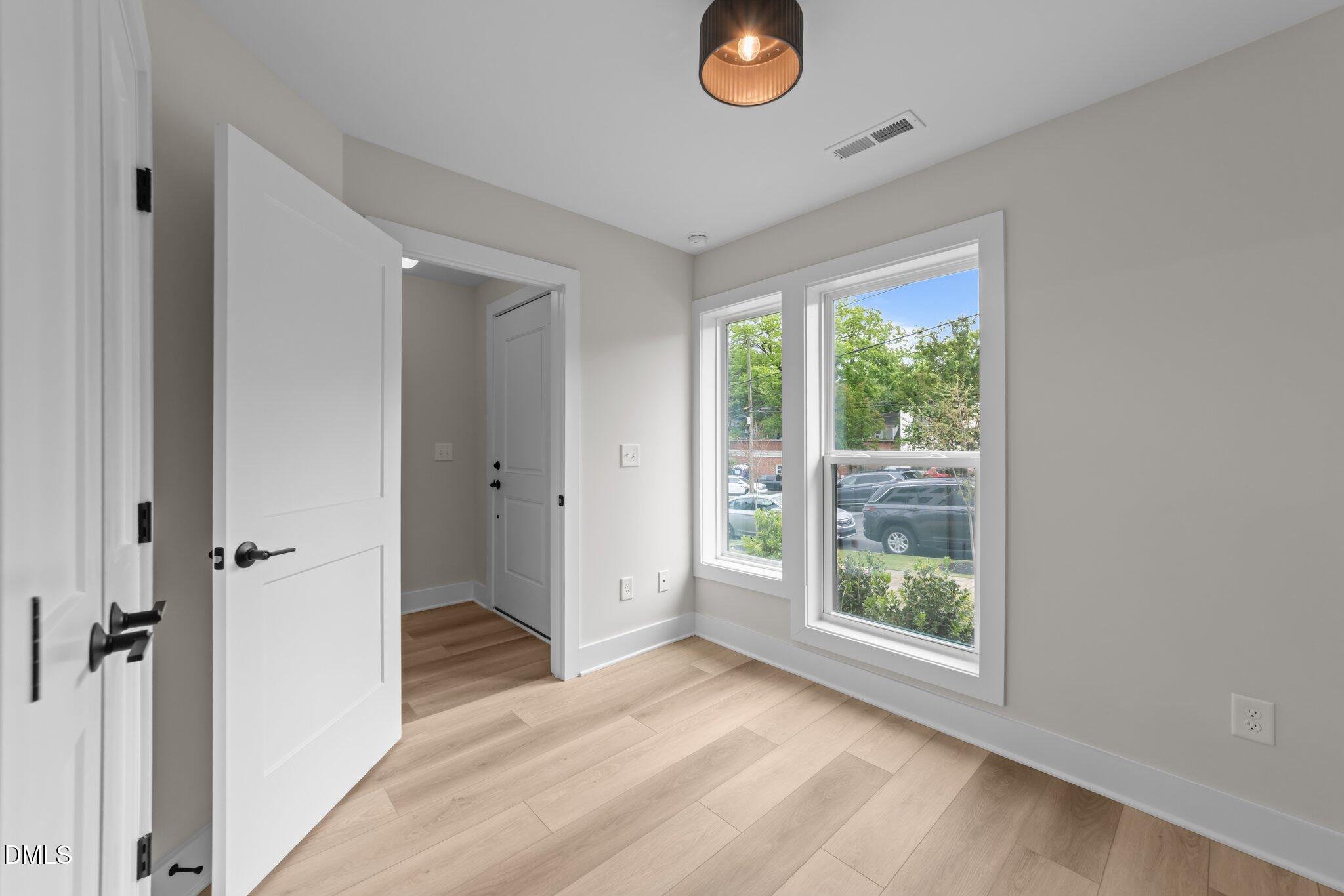 Exterior photo of 710 W North Street 101, Raleigh, NC 27603. MLS: 10196481