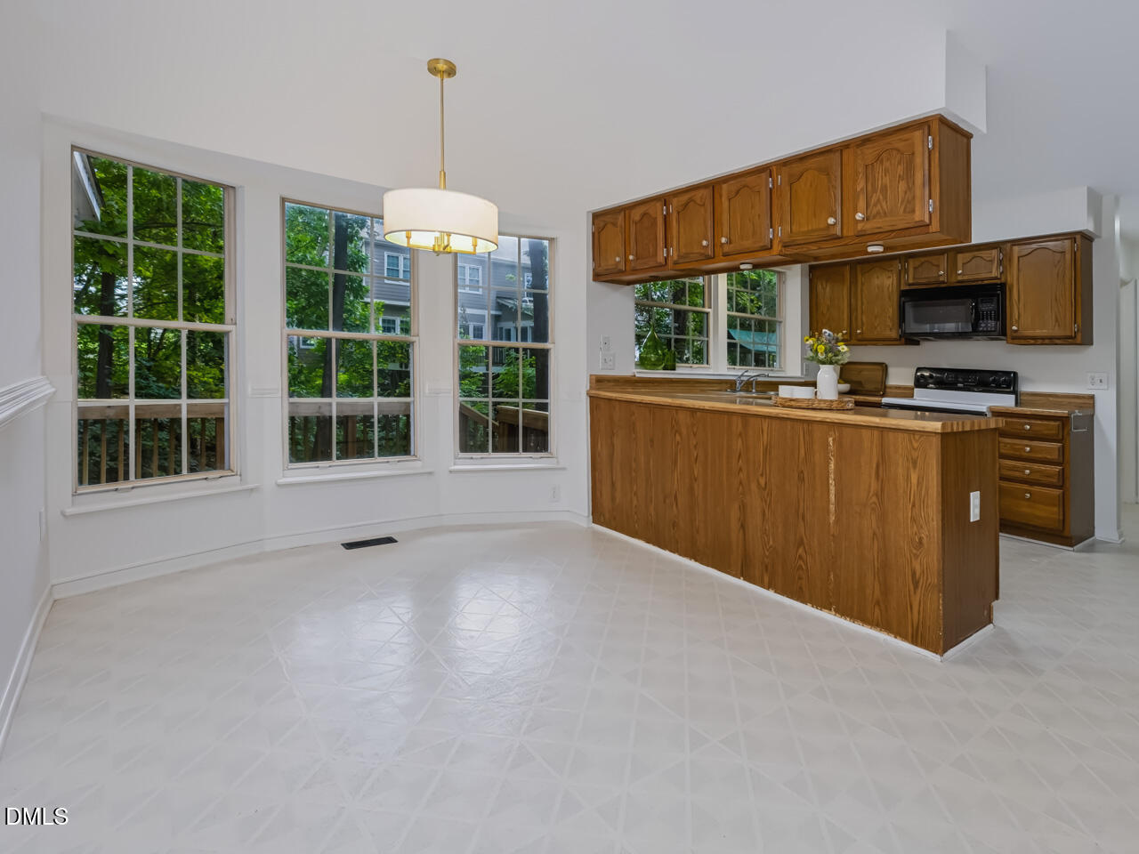 Exterior photo of 106 Foscoe Lane, Cary, NC 27513. MLS: 10193474