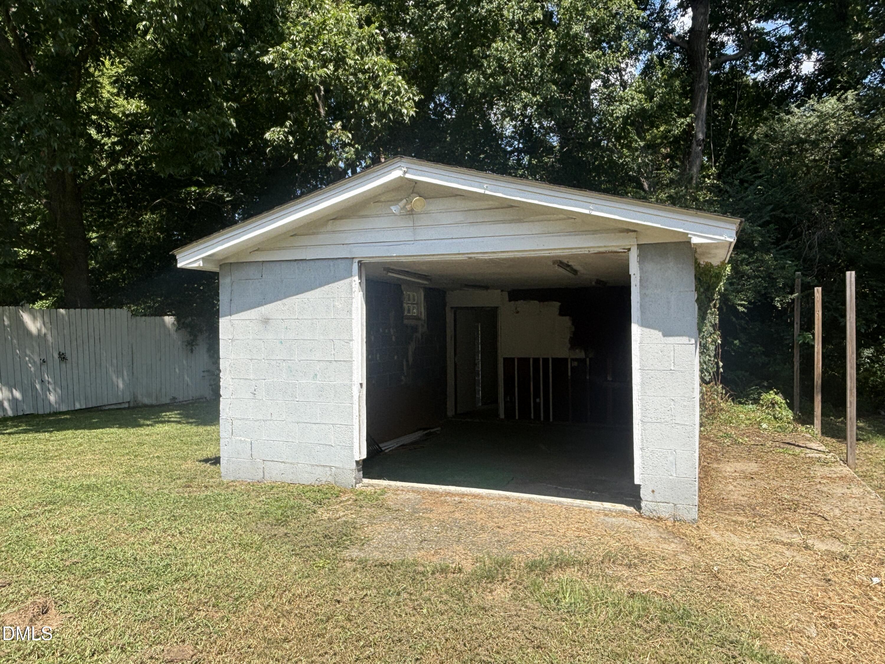 Exterior photo of 20 W Edgerton Street, Smithfield, NC 27577. MLS: 10190258