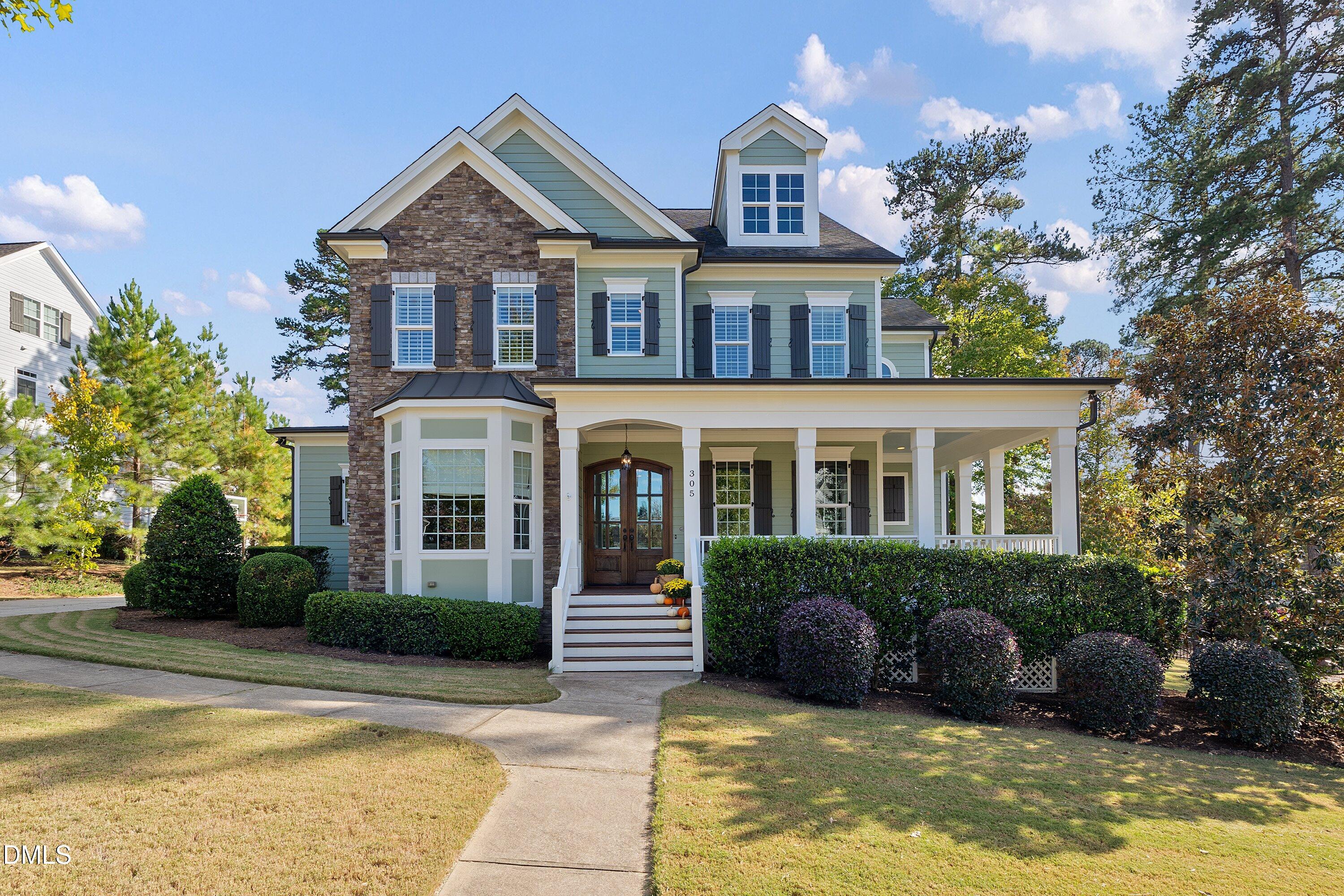 305 Lively Oaks Way