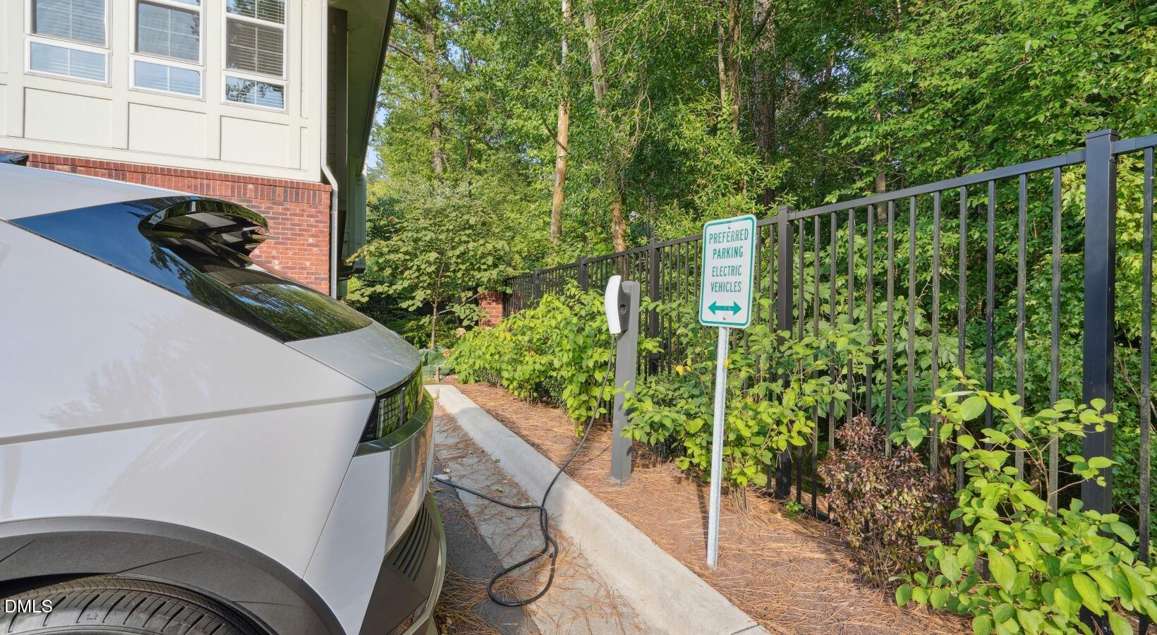 The-Hartley-at-Blue-Hill_Electric-Vehicl