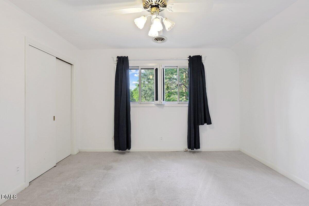 1105 S Vermont St-41