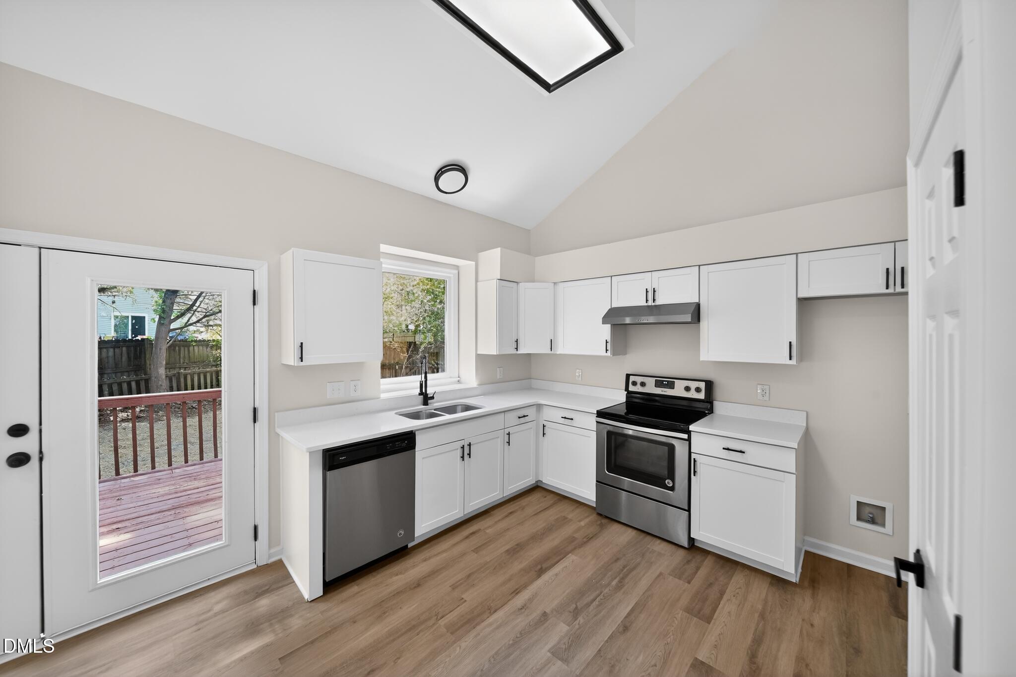 13_4732_Cooksbury_Ct-Kitchen-8031