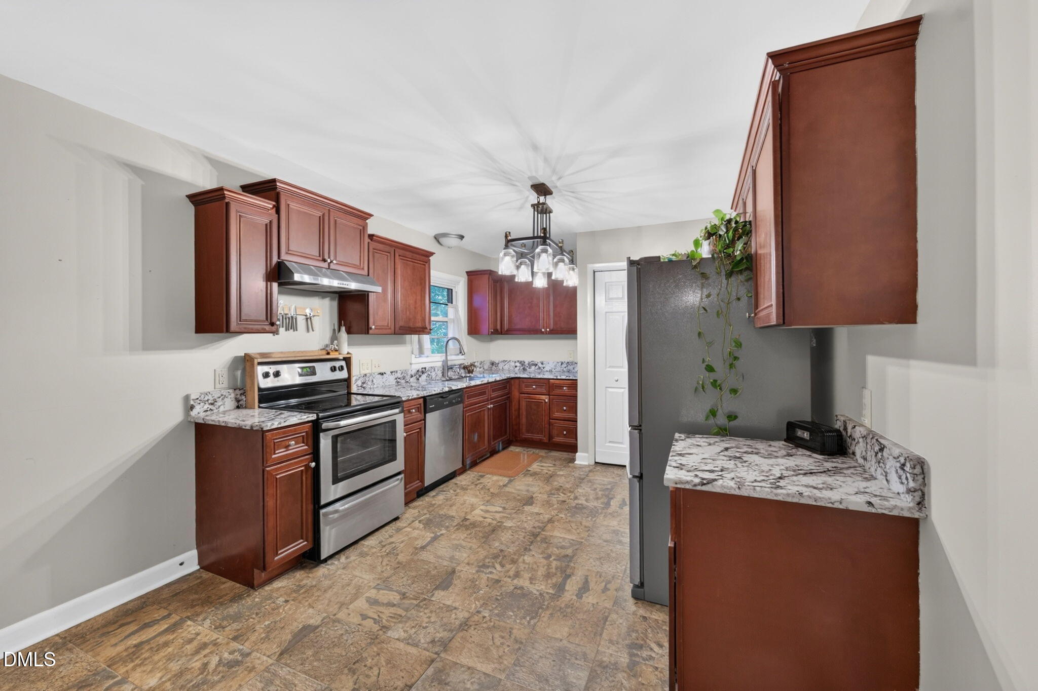 Exterior photo of 2308 Edgewood Avenue, Burlington, NC 27215. MLS: 10194829