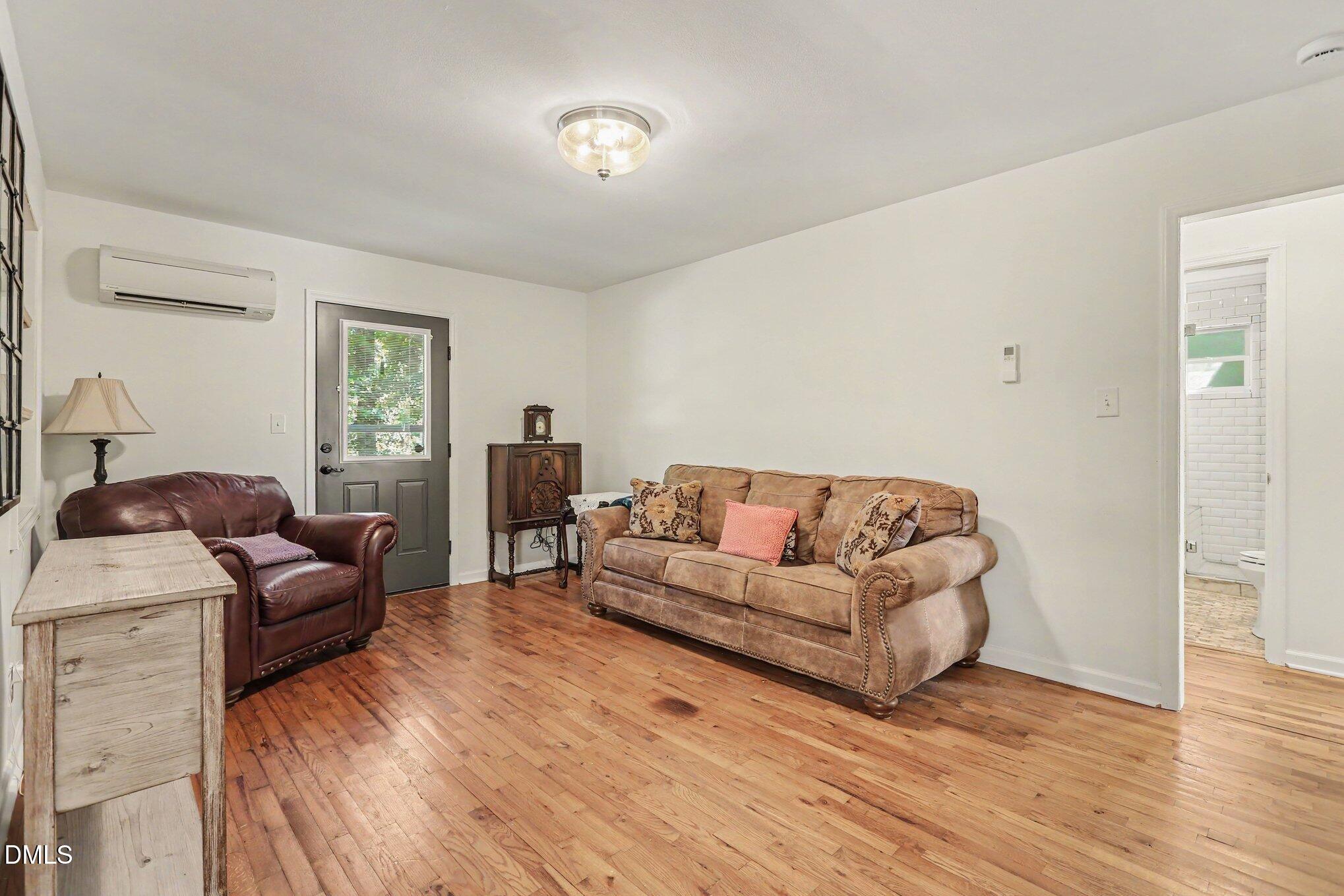 Exterior photo of 911 New Hope Church Road, Chapel Hill, NC 27516. MLS: 10176514