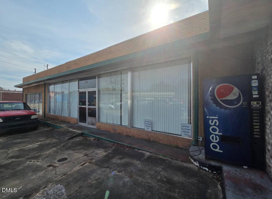 300 W Seaboard Street,