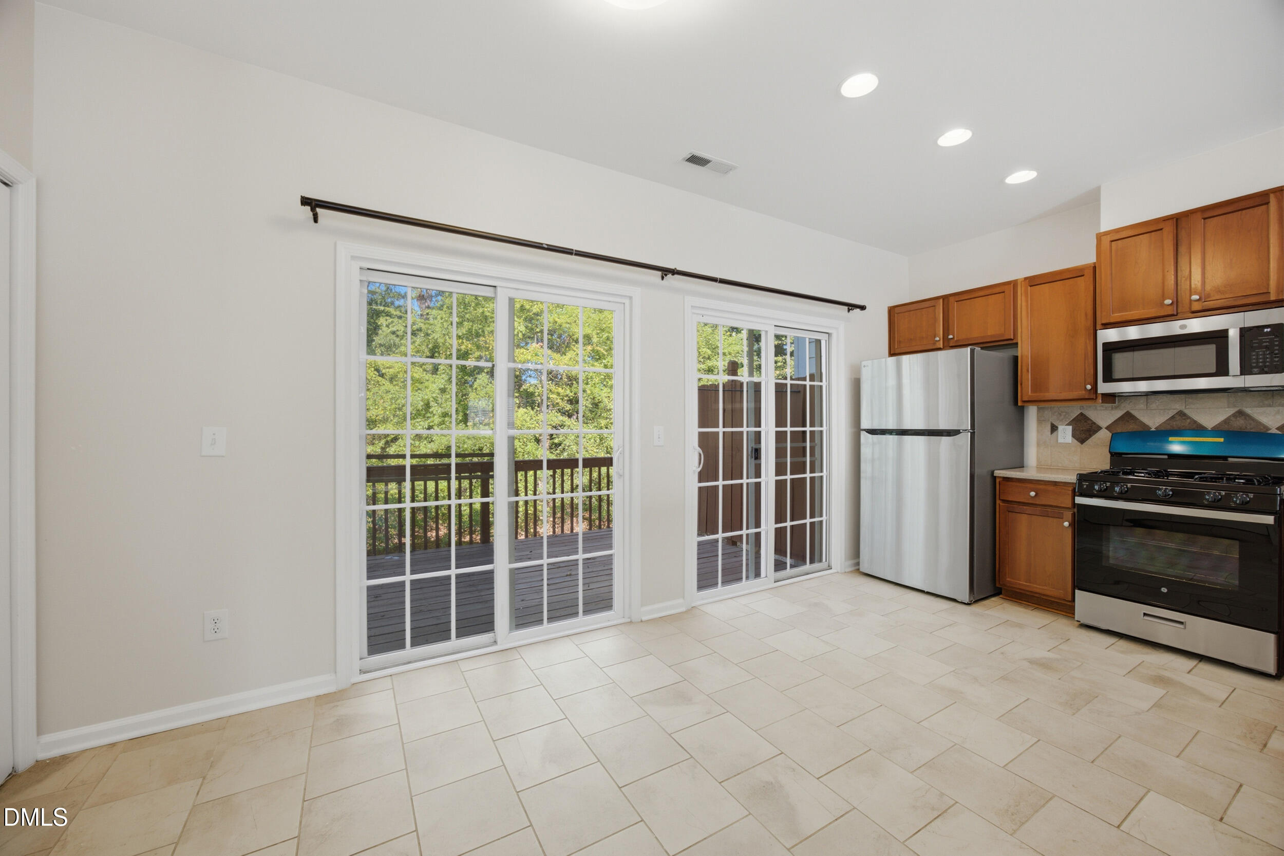 Exterior photo of 316 Linden Park Lane, Cary, NC 27519. MLS: 10191939