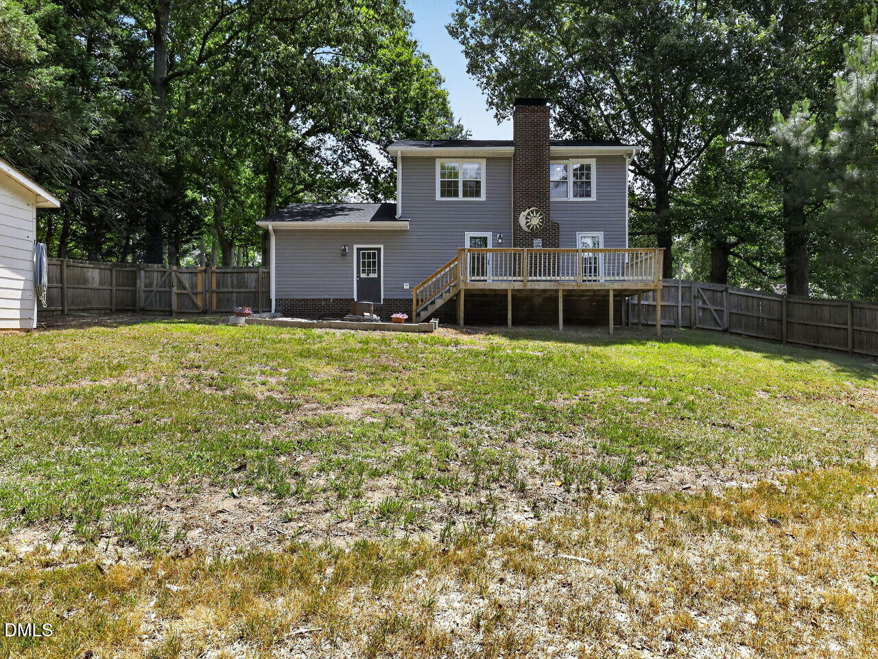 Exterior photo of 102 Greenwood Circle, Smithfield, NC 27577. MLS: 10175301