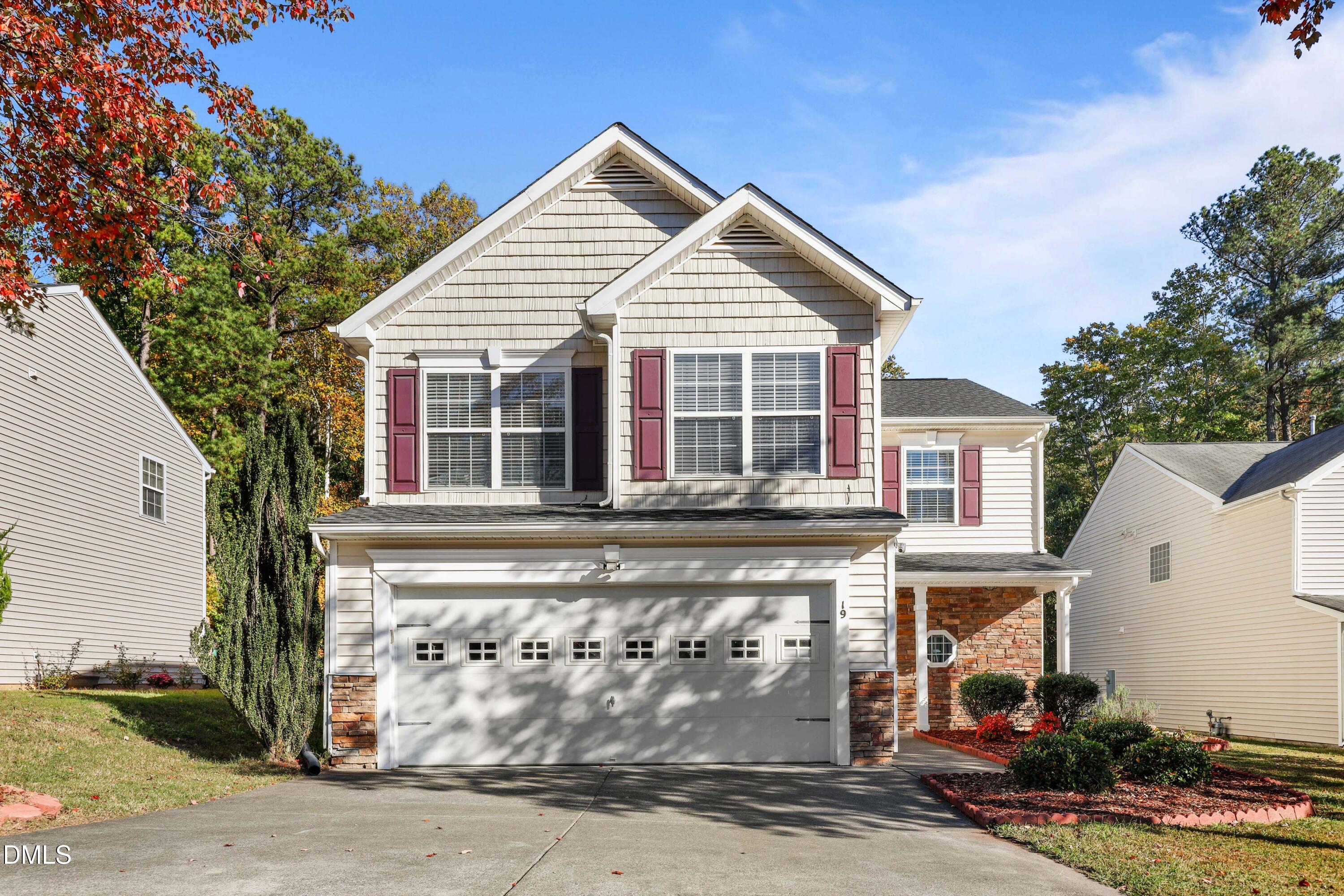 19 Redstone Court