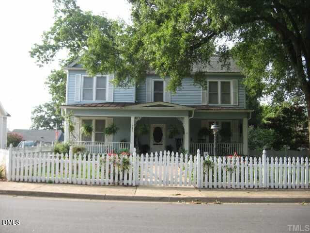 Exterior photo of 616 E Pine Street E, Lincolnton, NC 28092. MLS: 10193169