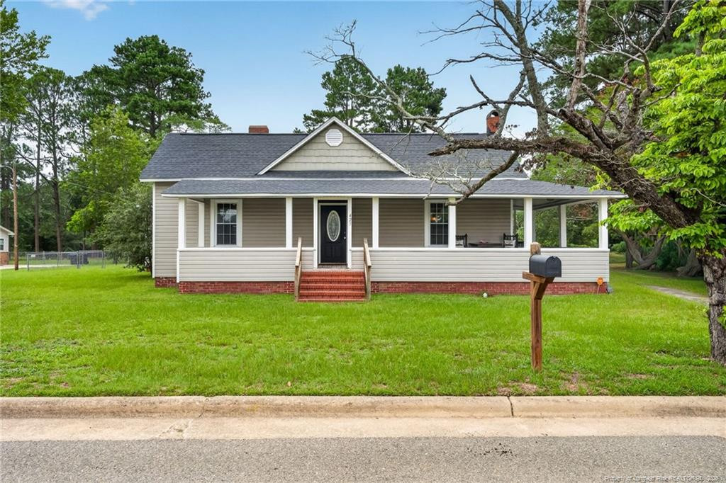 Exterior photo of 423 E Edinborough Avenue, Raeford, NC 28376. MLS: 766600