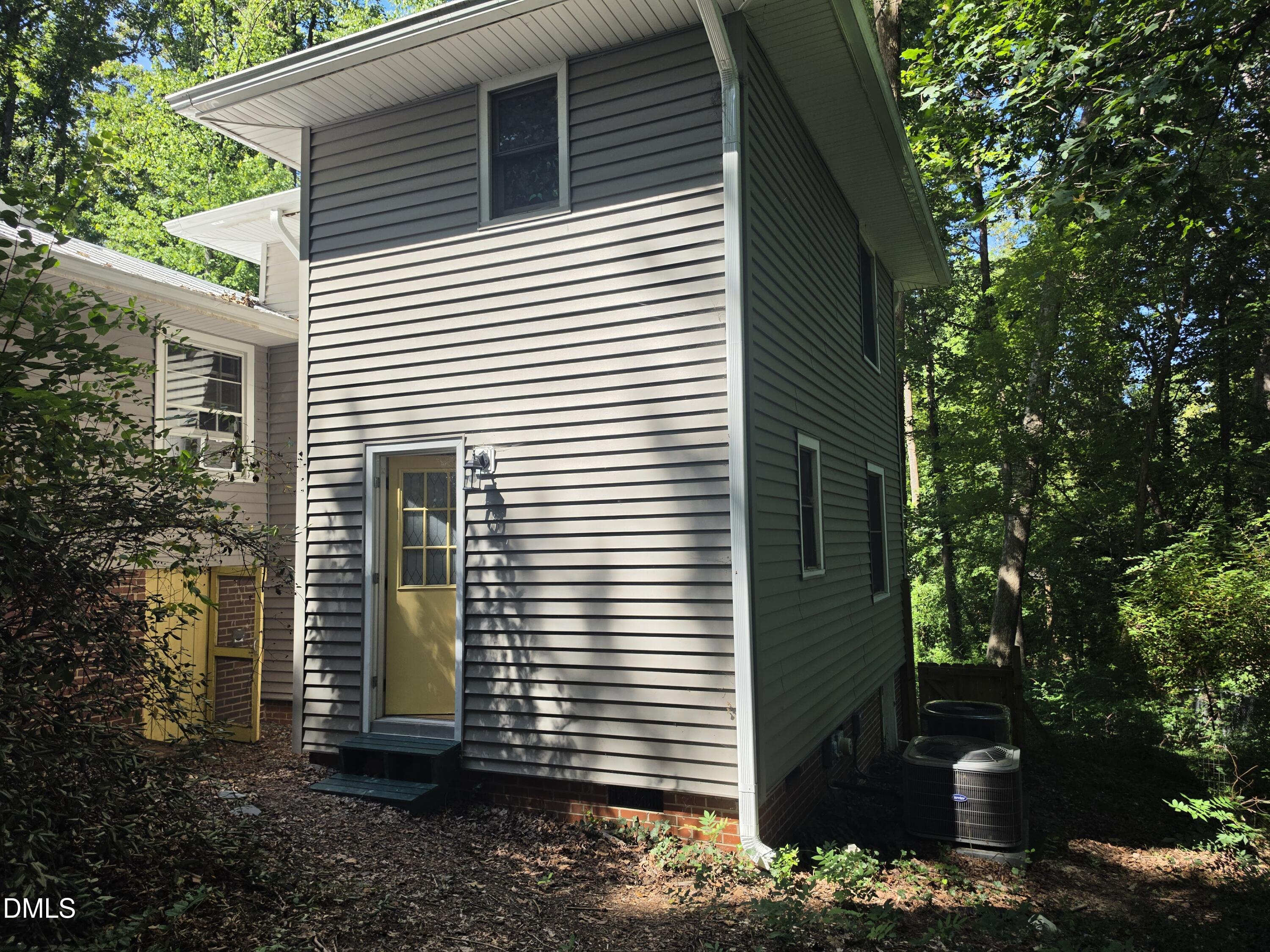 Exterior photo of 1102 E Franklin Street A, Chapel Hill, NC 27514. MLS: 10193014