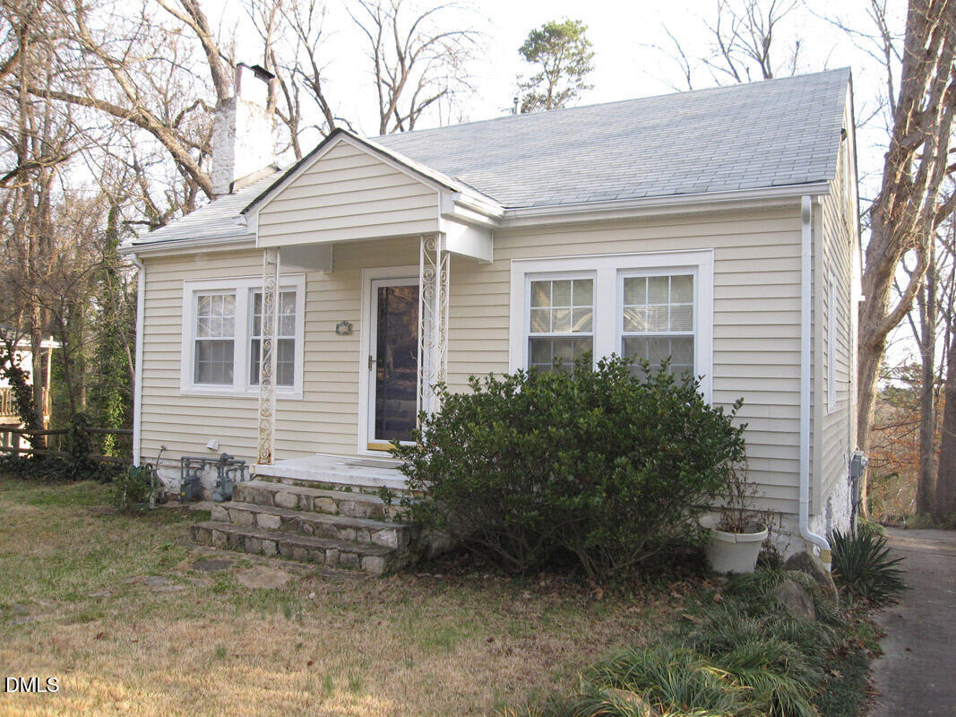 Exterior photo of 38 Davie Circle 3, Chapel Hill, NC 27514. MLS: 10194856