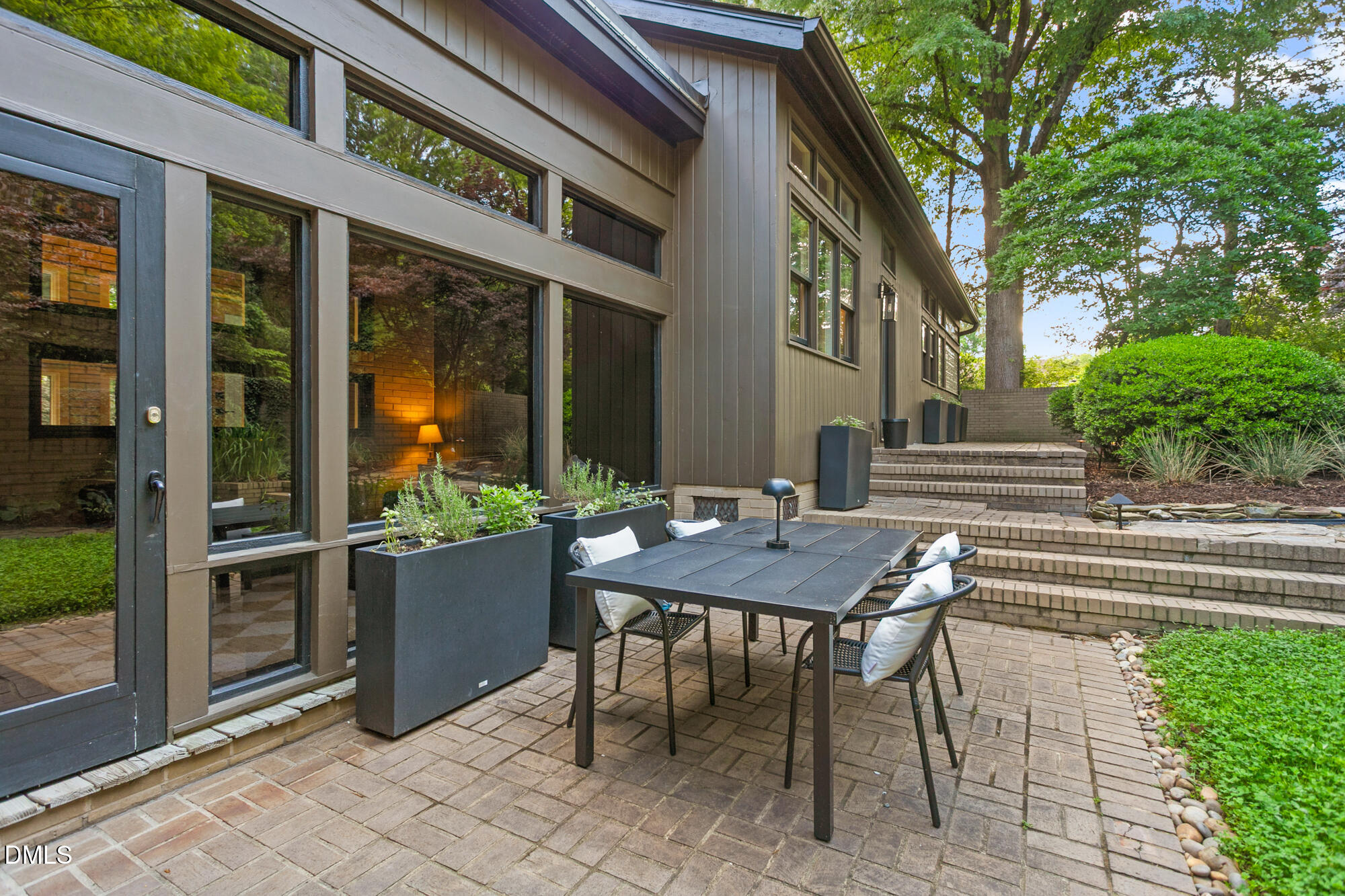 1040 Glenview Lane-80