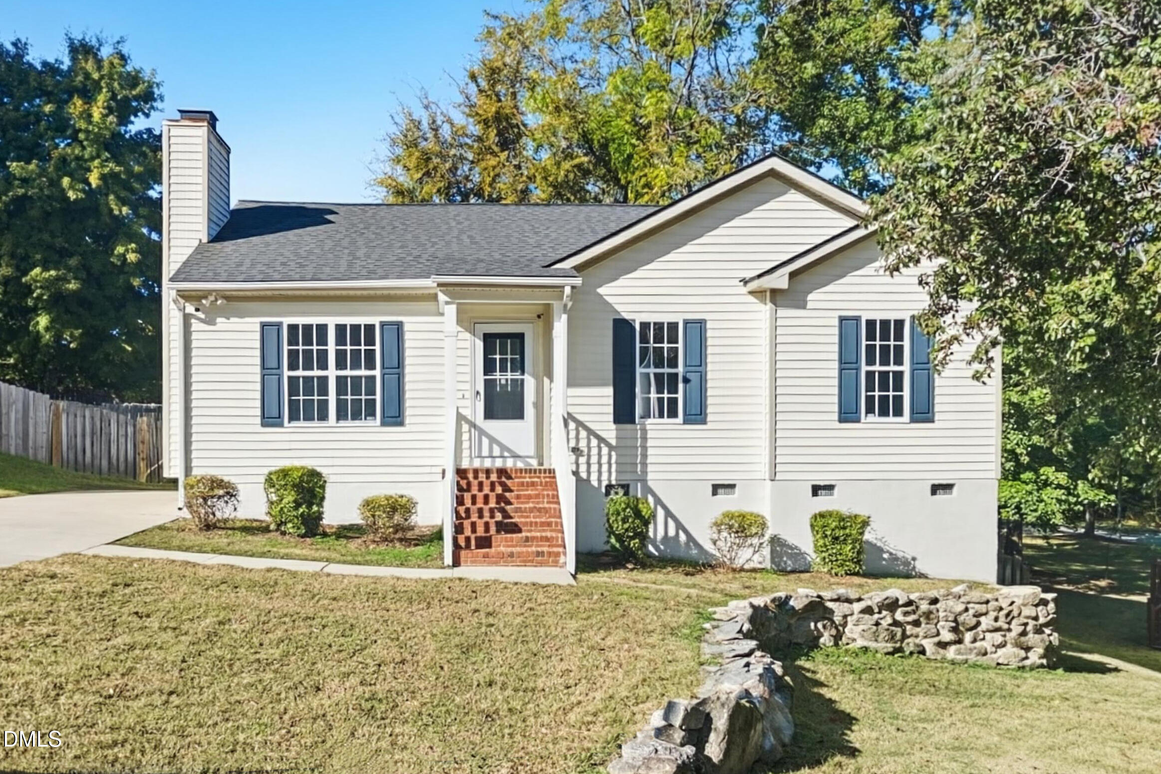 01_Front_Yard-01
