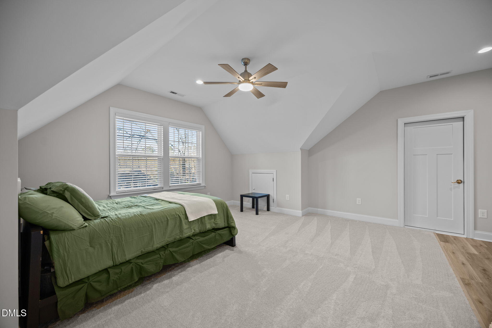 property-img