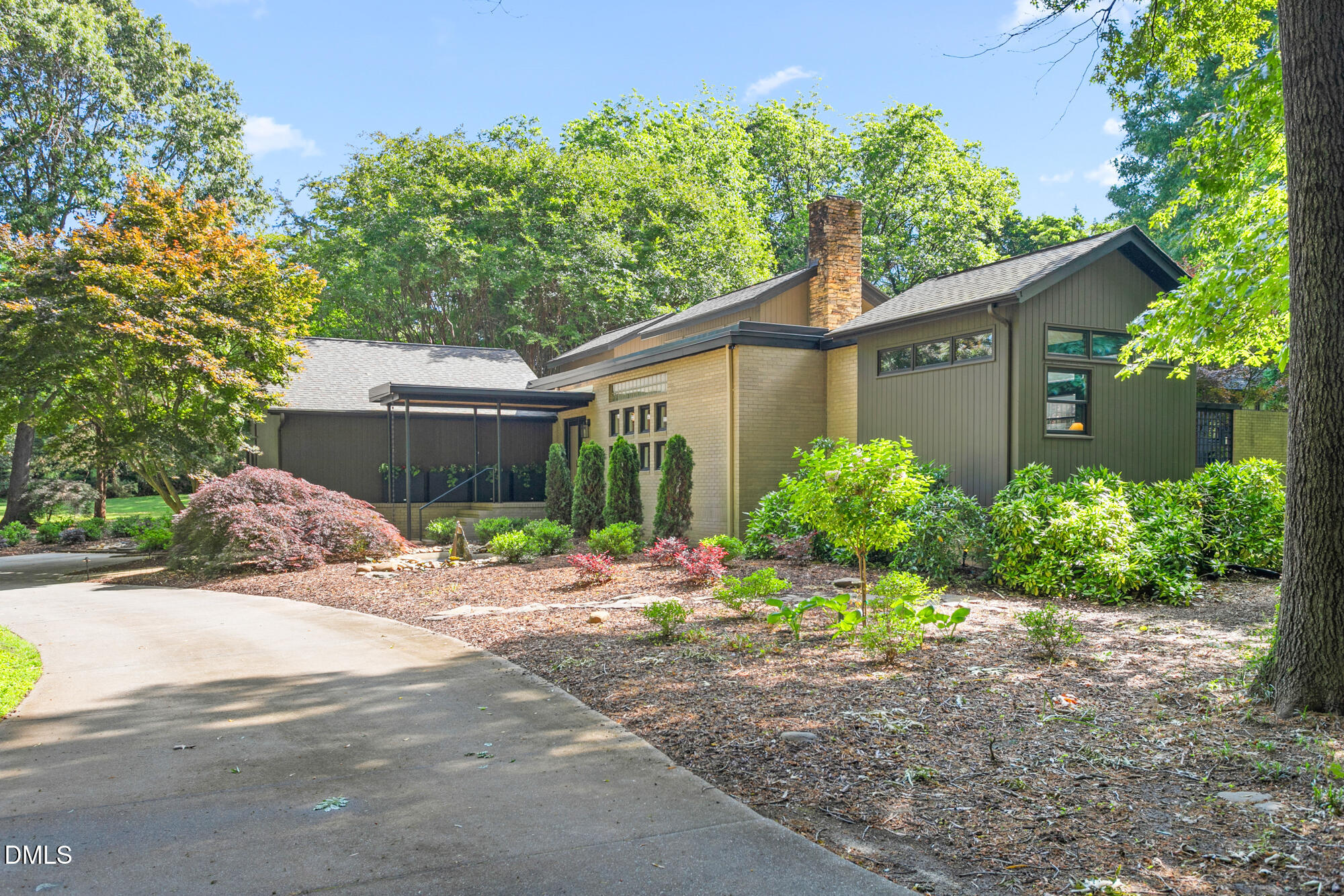 1040 Glenview Lane-10