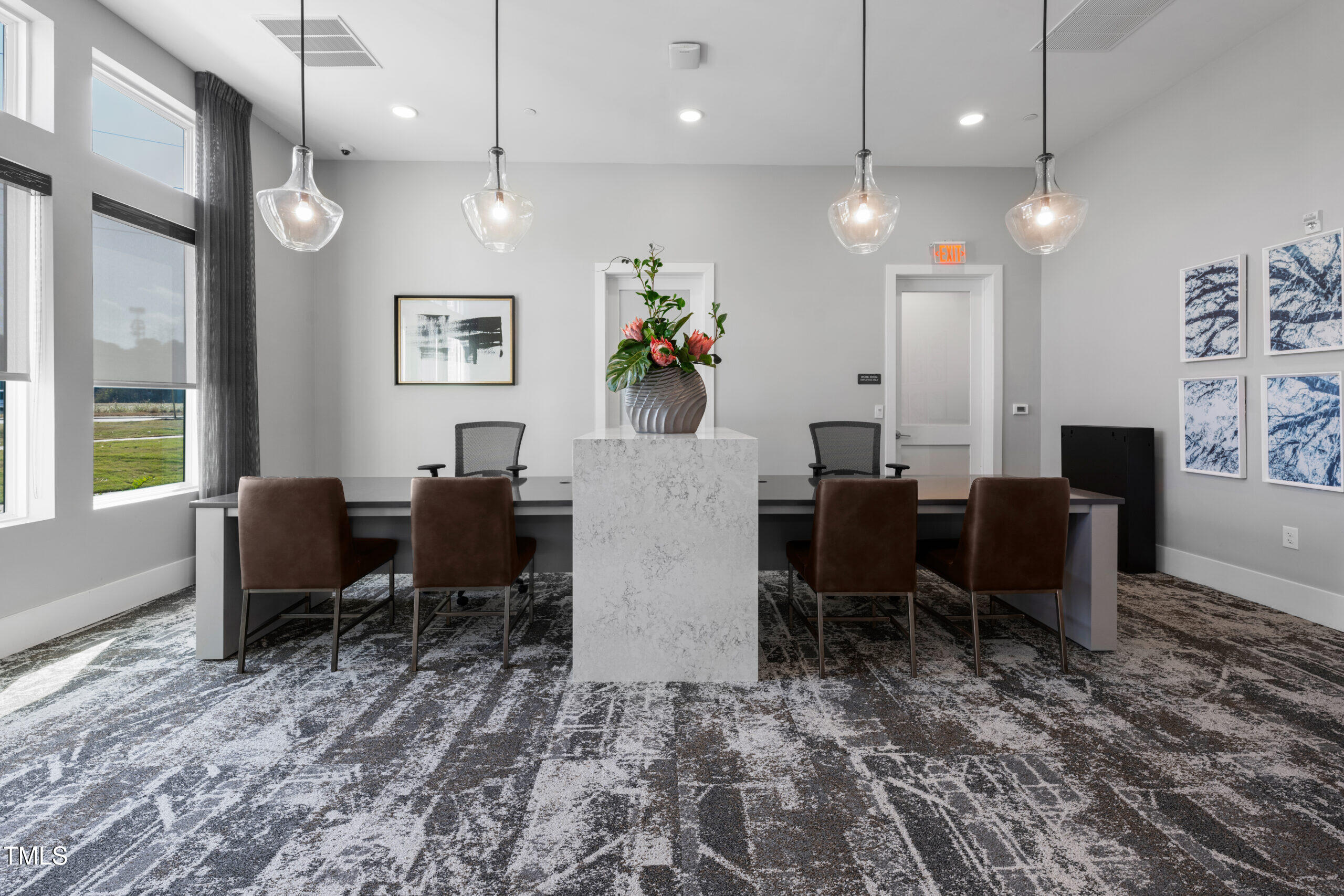 Allora-Pines-Amenities-Leasing-Center-66