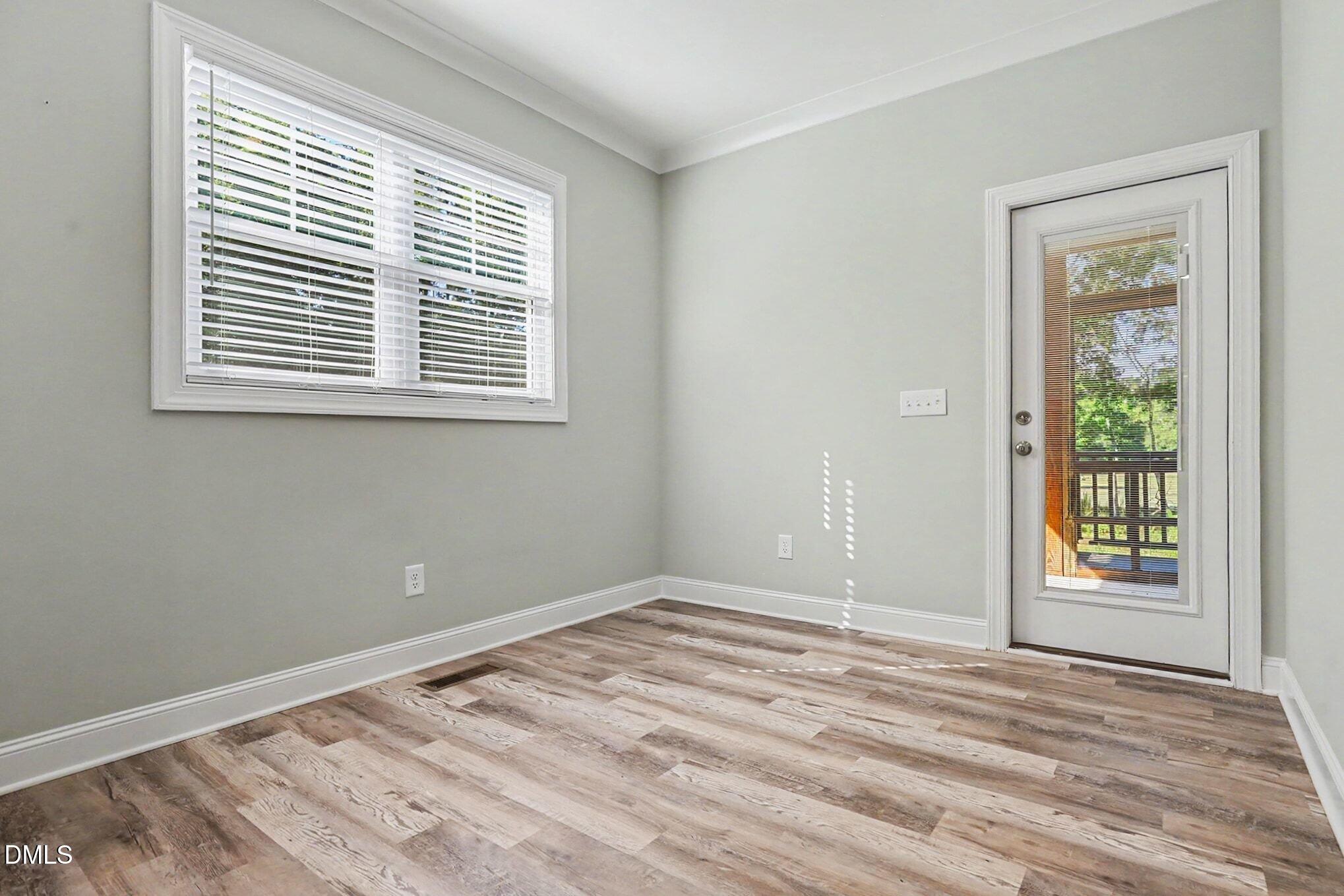 property-img