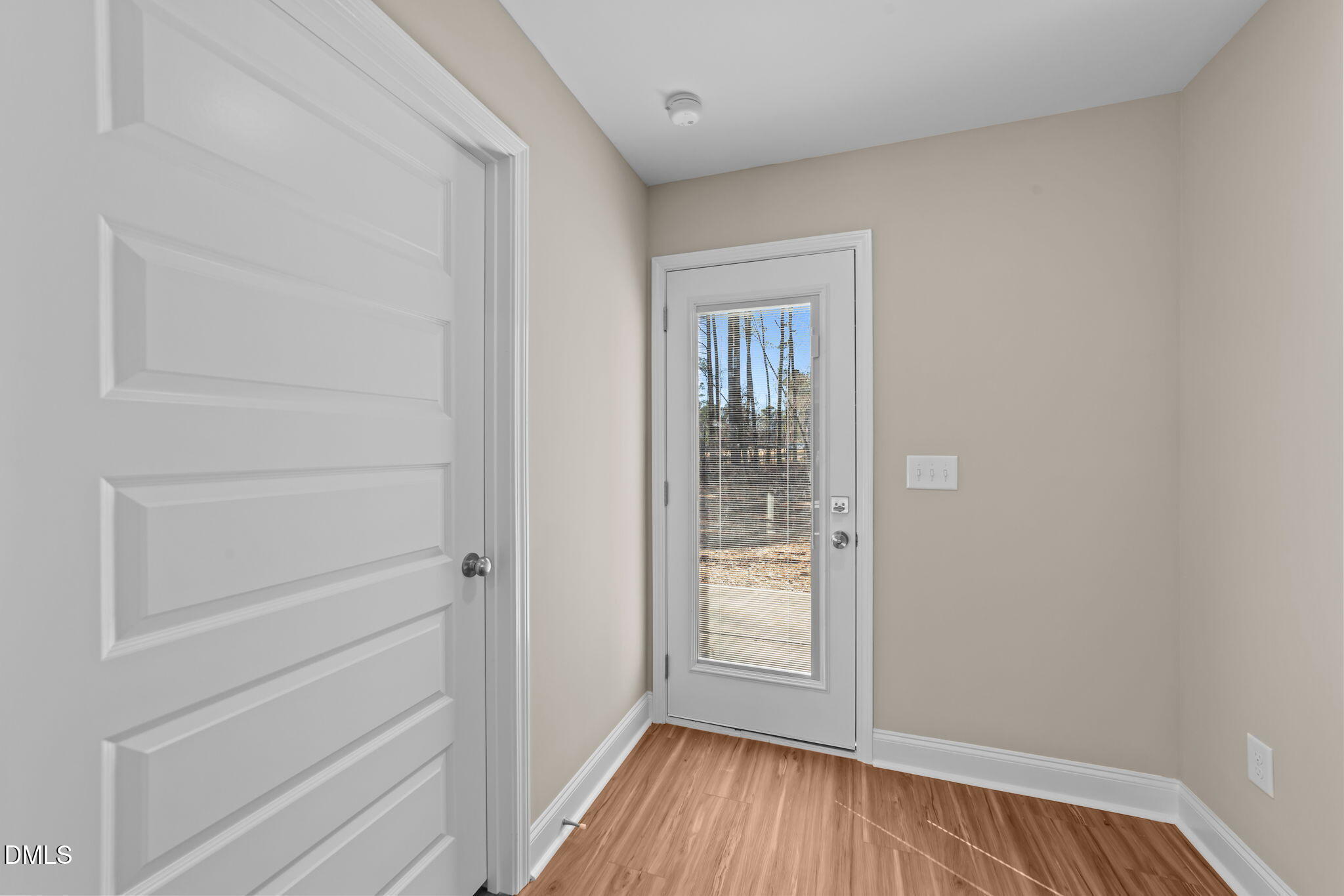 property-img