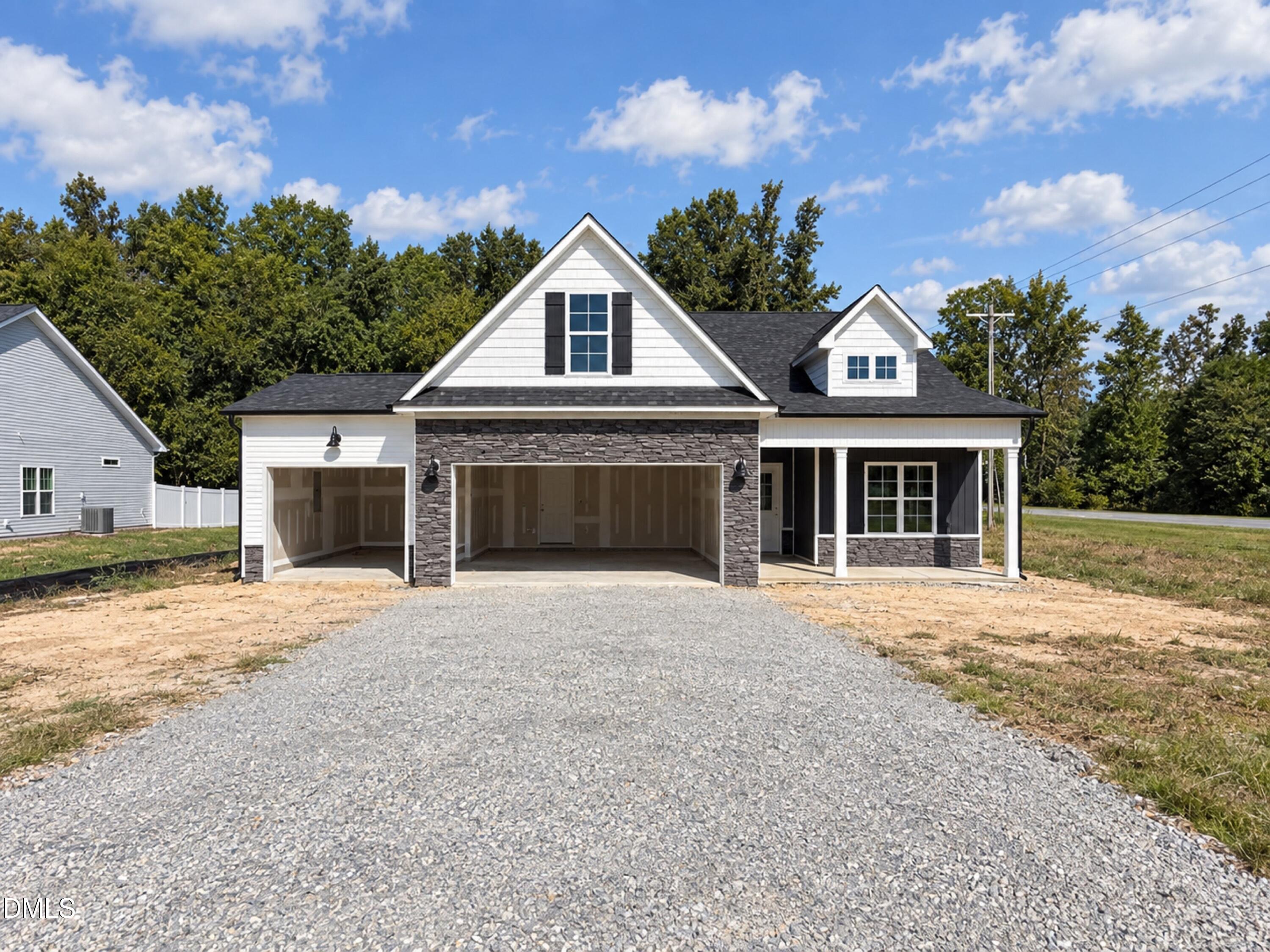 Exterior photo of 20 Yardley Drive (53), Smithfield, NC 27577. MLS: 10182326
