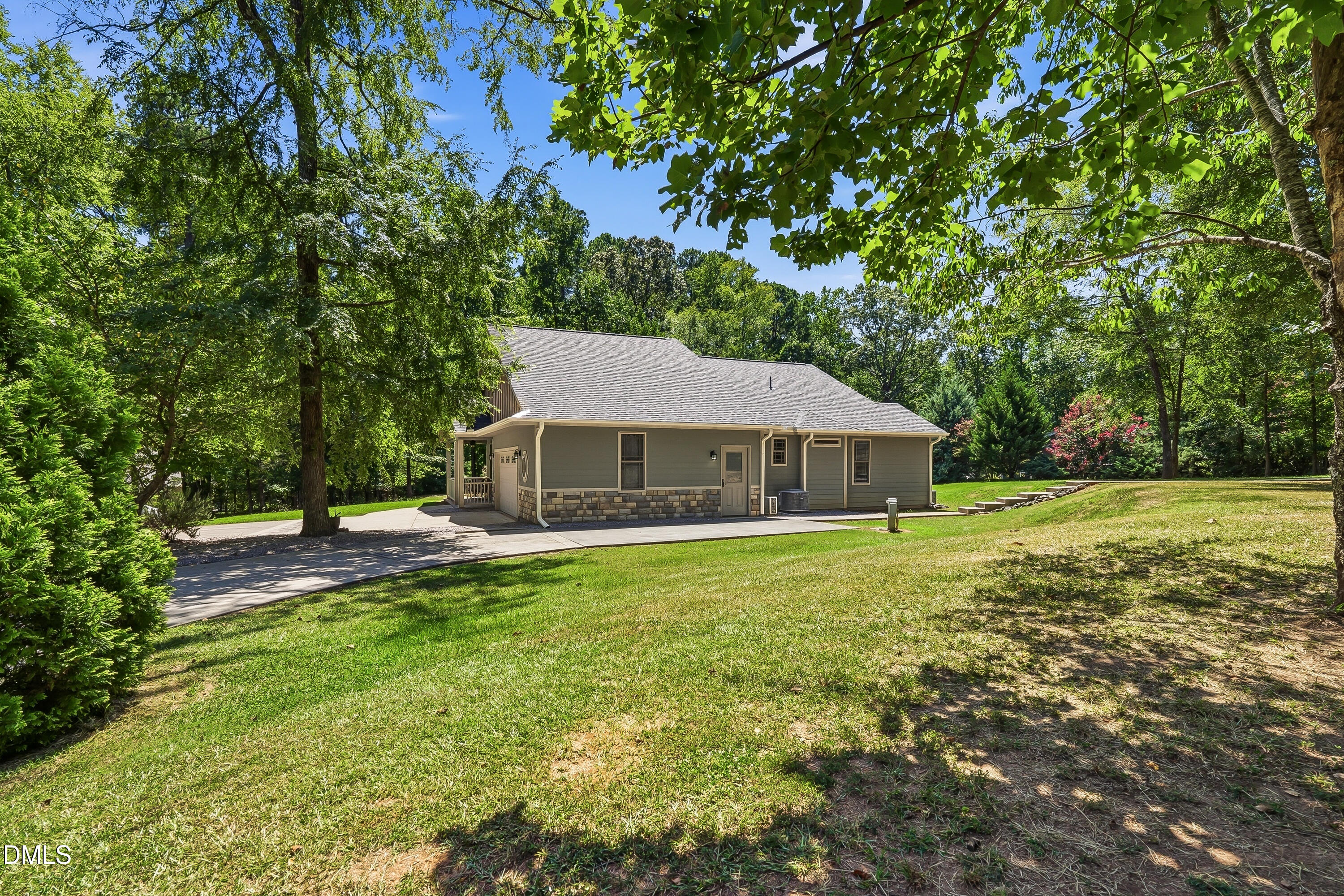 property-img
