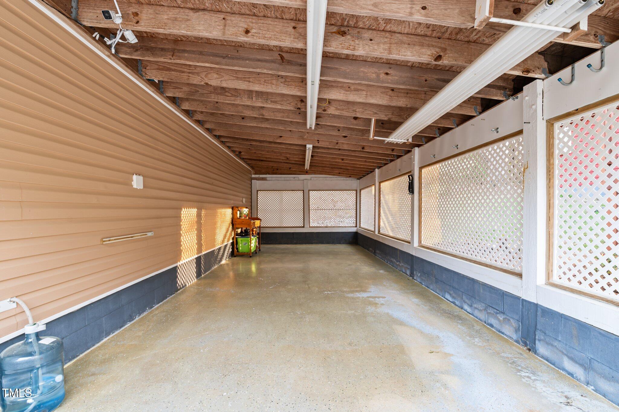 property-img