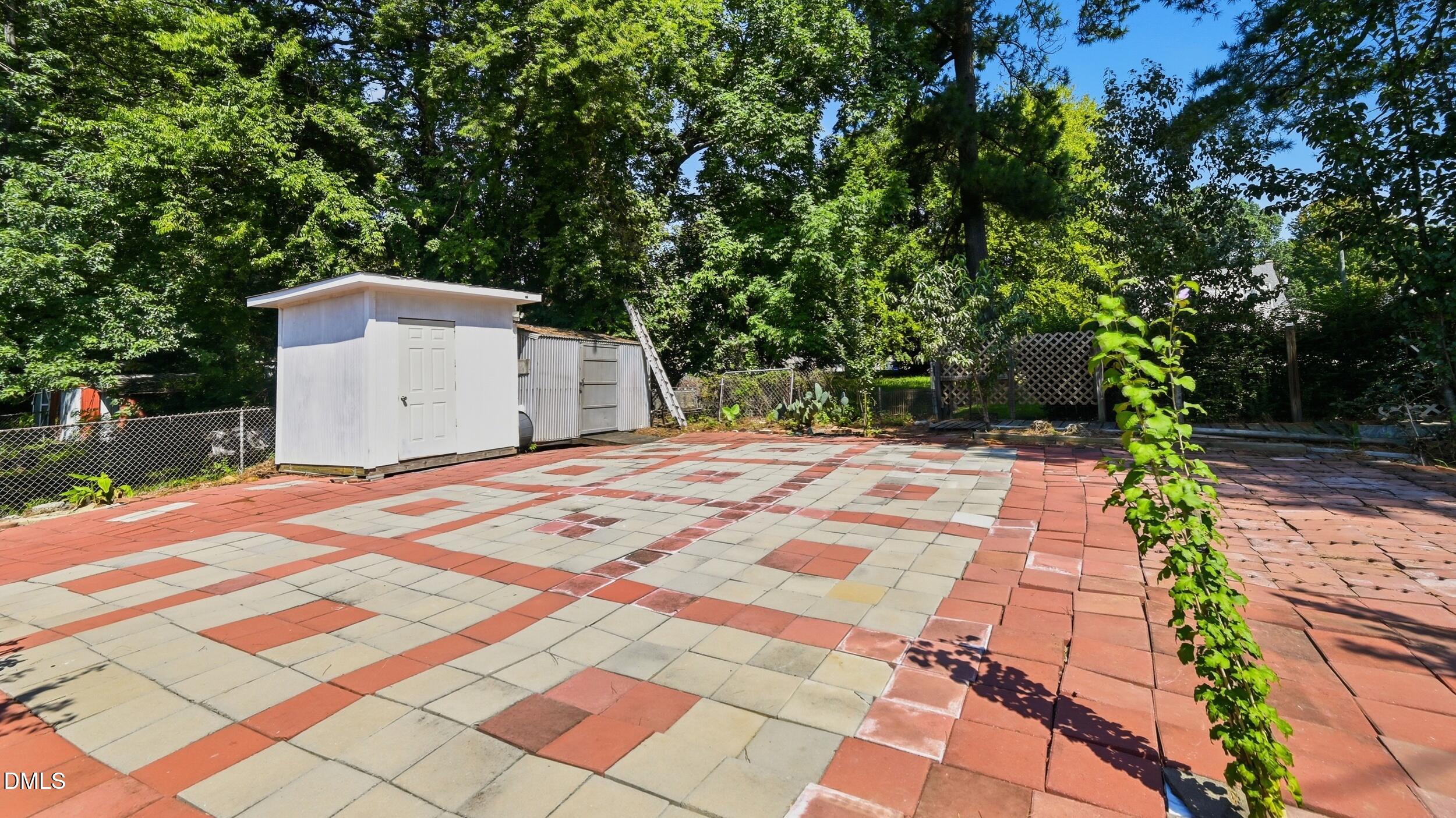 Exterior photo of 325 W Gilbreath Street, Graham, NC 27253. MLS: 10189478