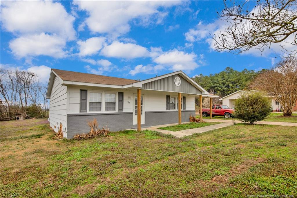Exterior photo of 1502 Tara Drive, Laurinburg, NC 28352. MLS: 758210