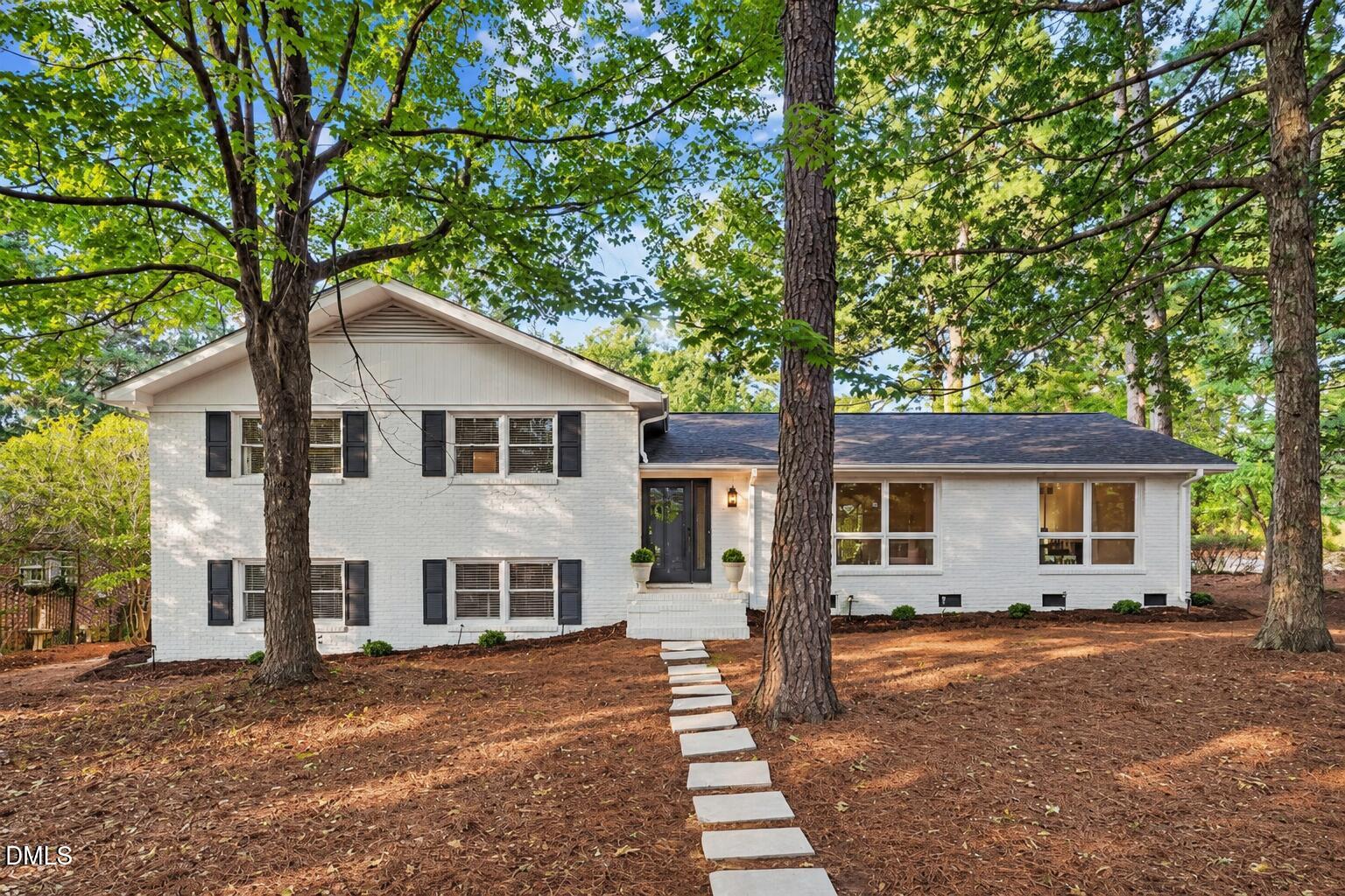 4900 Larchmont Drive