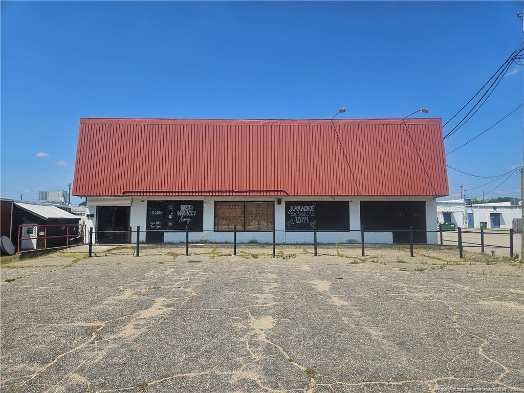 Exterior photo of 3000 Fort Bragg Road, Fayetteville, NC 28303. MLS: 728311