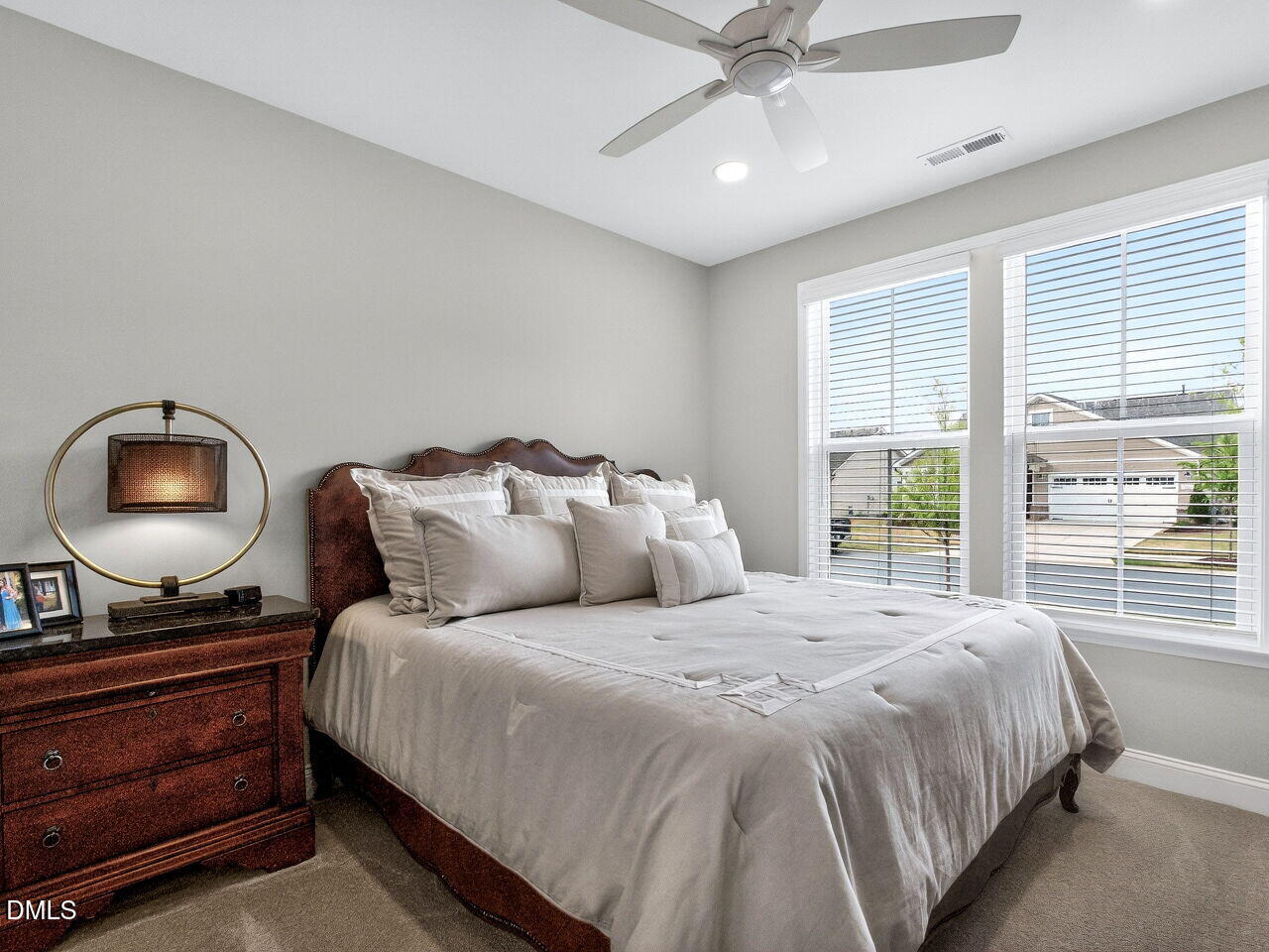 028-1280x960-bedroom