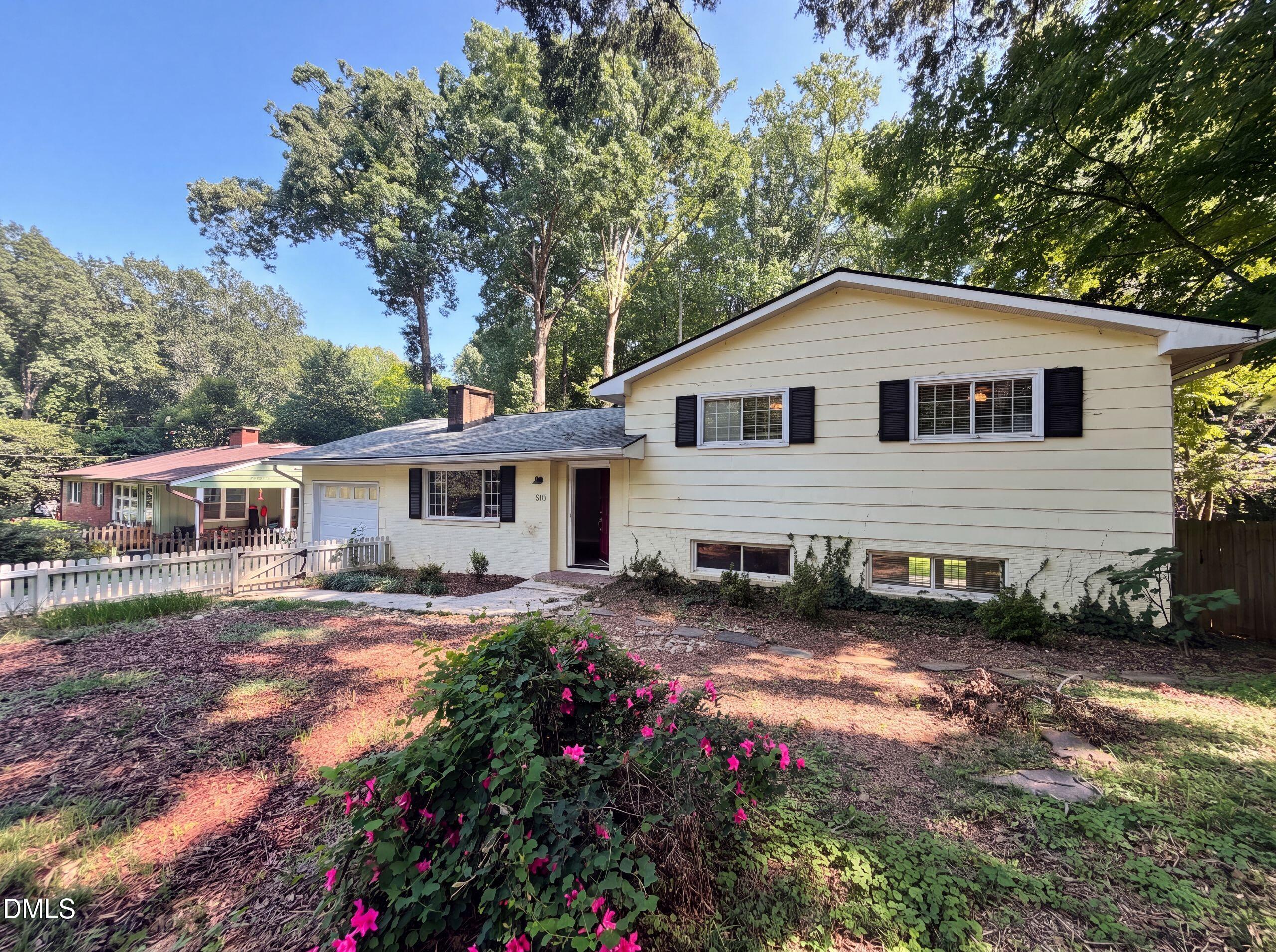 Exterior photo of 810 Beaver Dam Road, Raleigh, NC 27607. MLS: 10184224