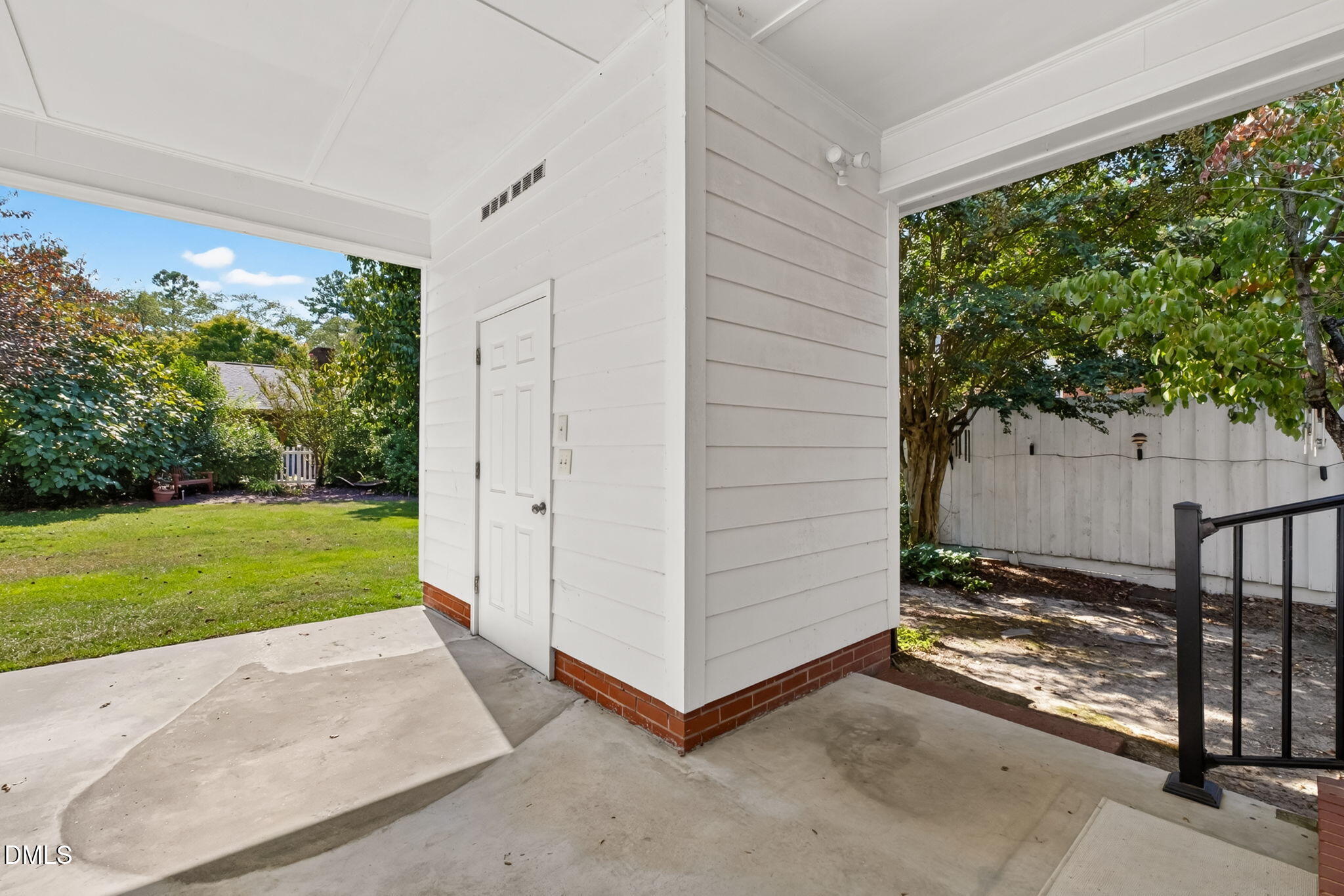 Exterior photo of 807 W Carr Street, Dunn, NC 28334. MLS: 10194197