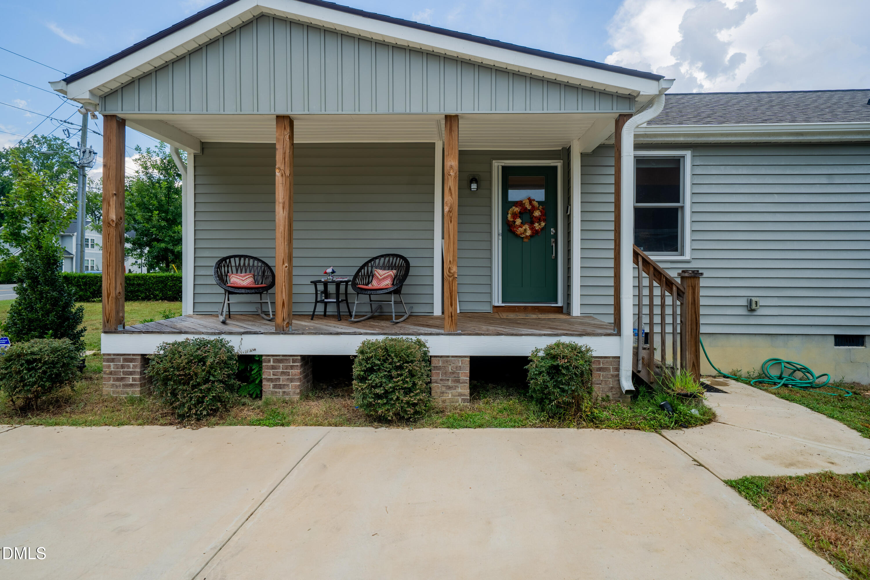 Exterior photo of 2015 Schieffelin Road 1, Apex, NC 27502. MLS: 10188347