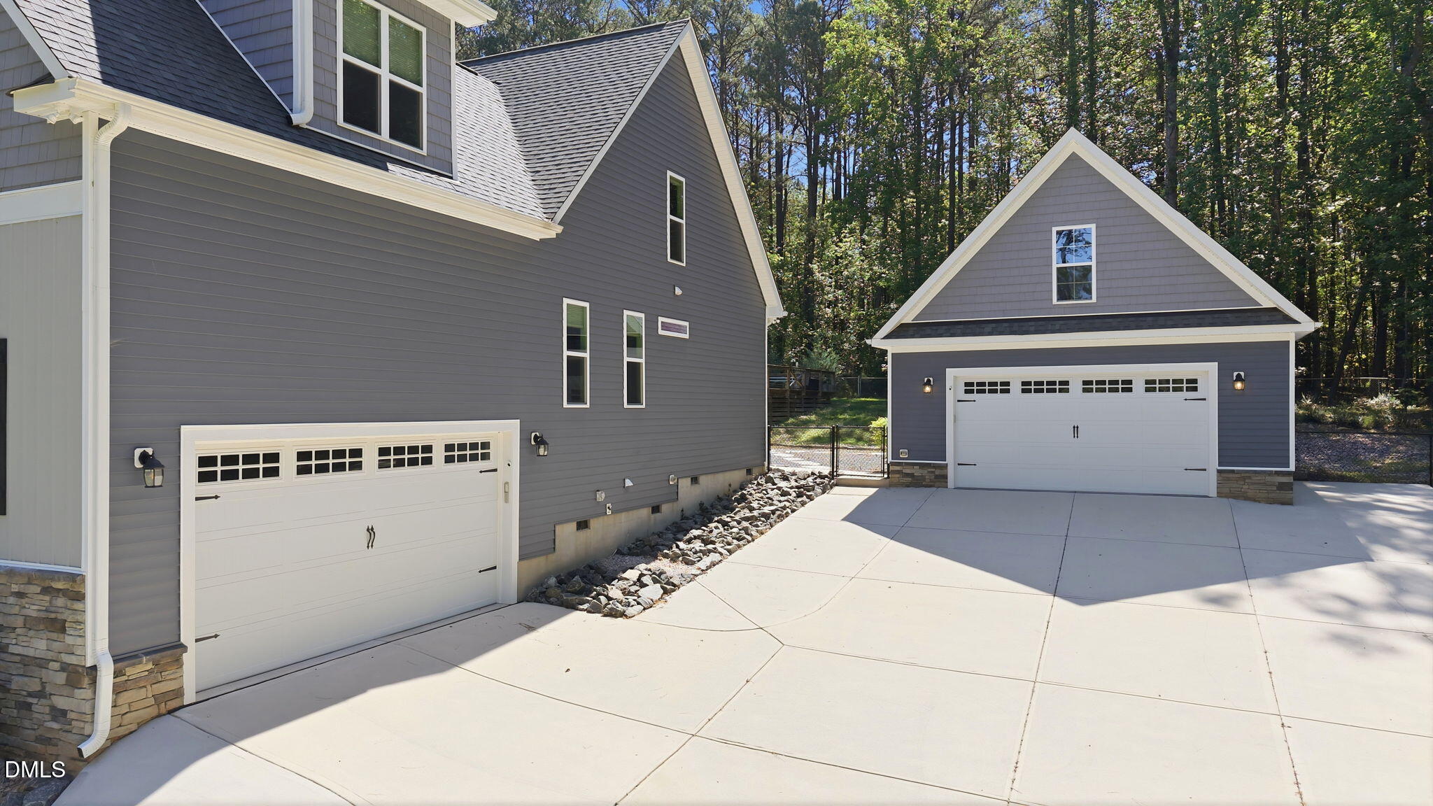 property-img