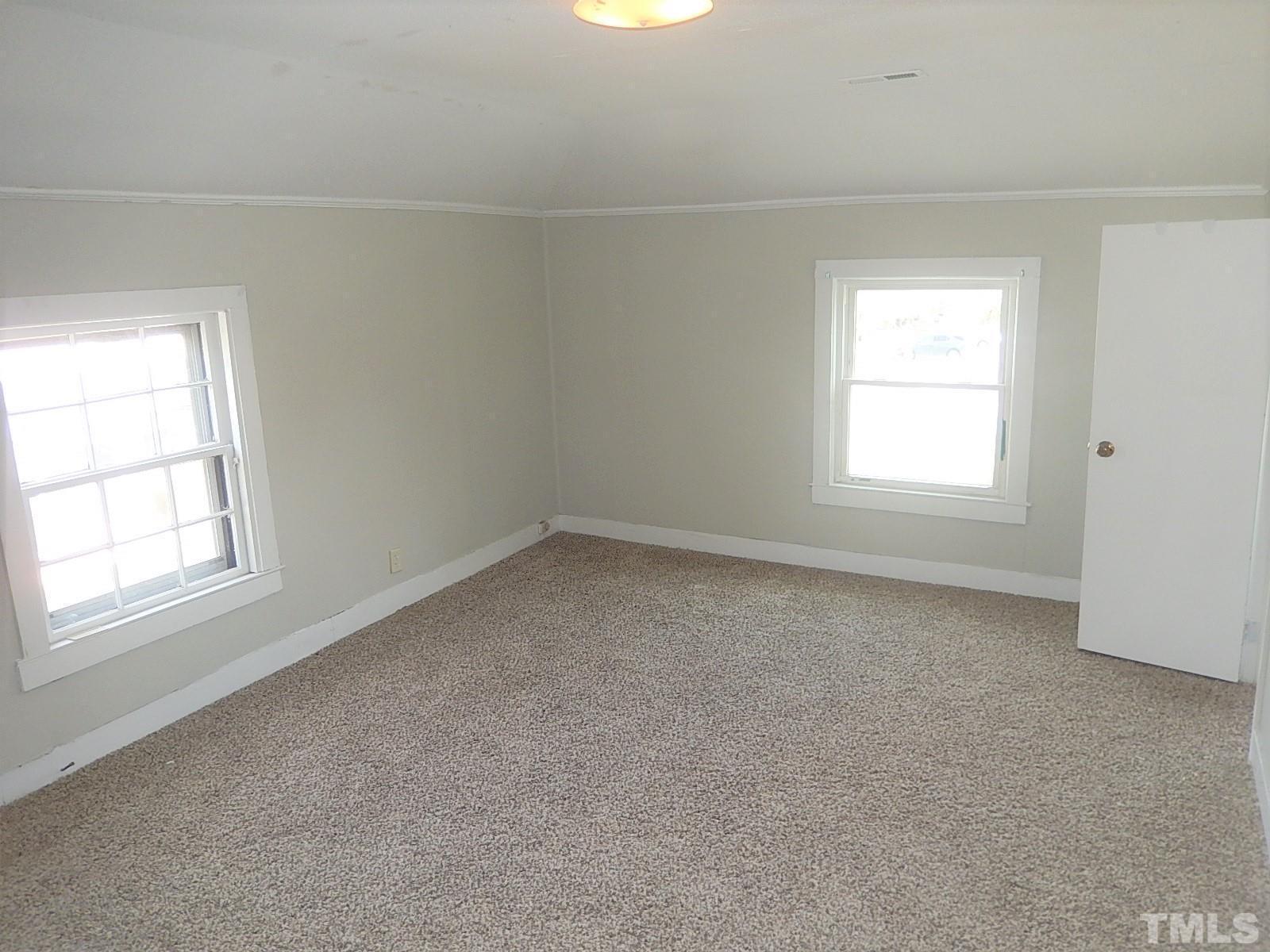 Exterior photo of 1015 Oberlin Road, Raleigh, NC 27605. MLS: 10174029