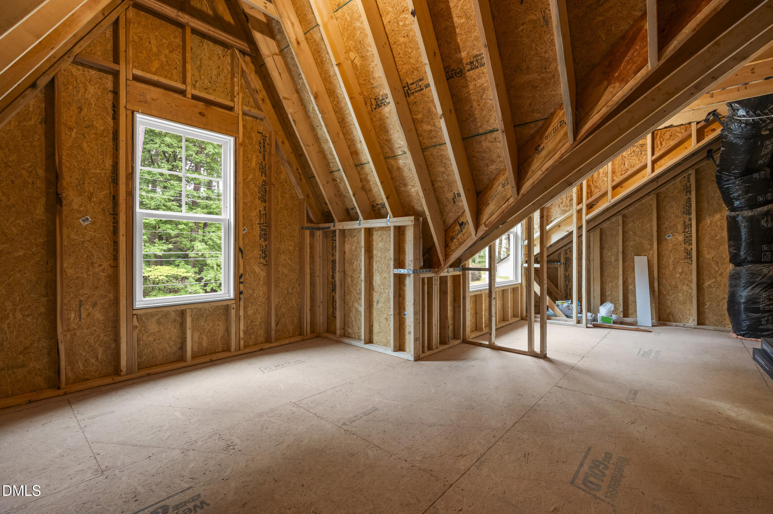 Exterior photo of 724 1/2 Powell Drive, Raleigh, NC 27606. MLS: 10179592
