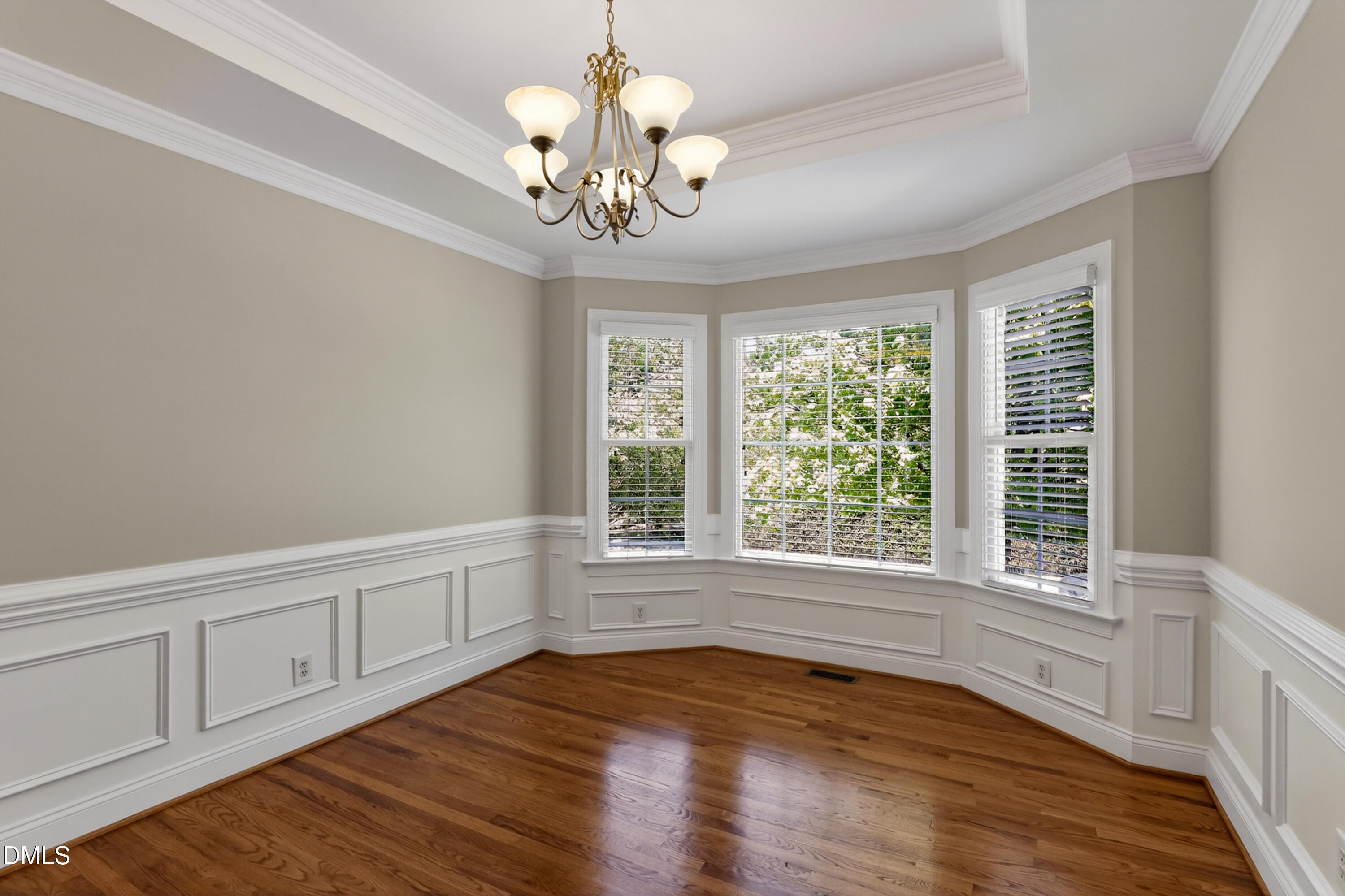 6 Dining Room