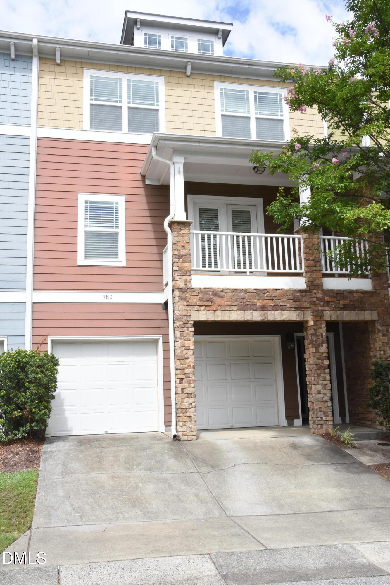 Exterior photo of 882 Queen City Crescent, Apex, NC 27523. MLS: 10181789