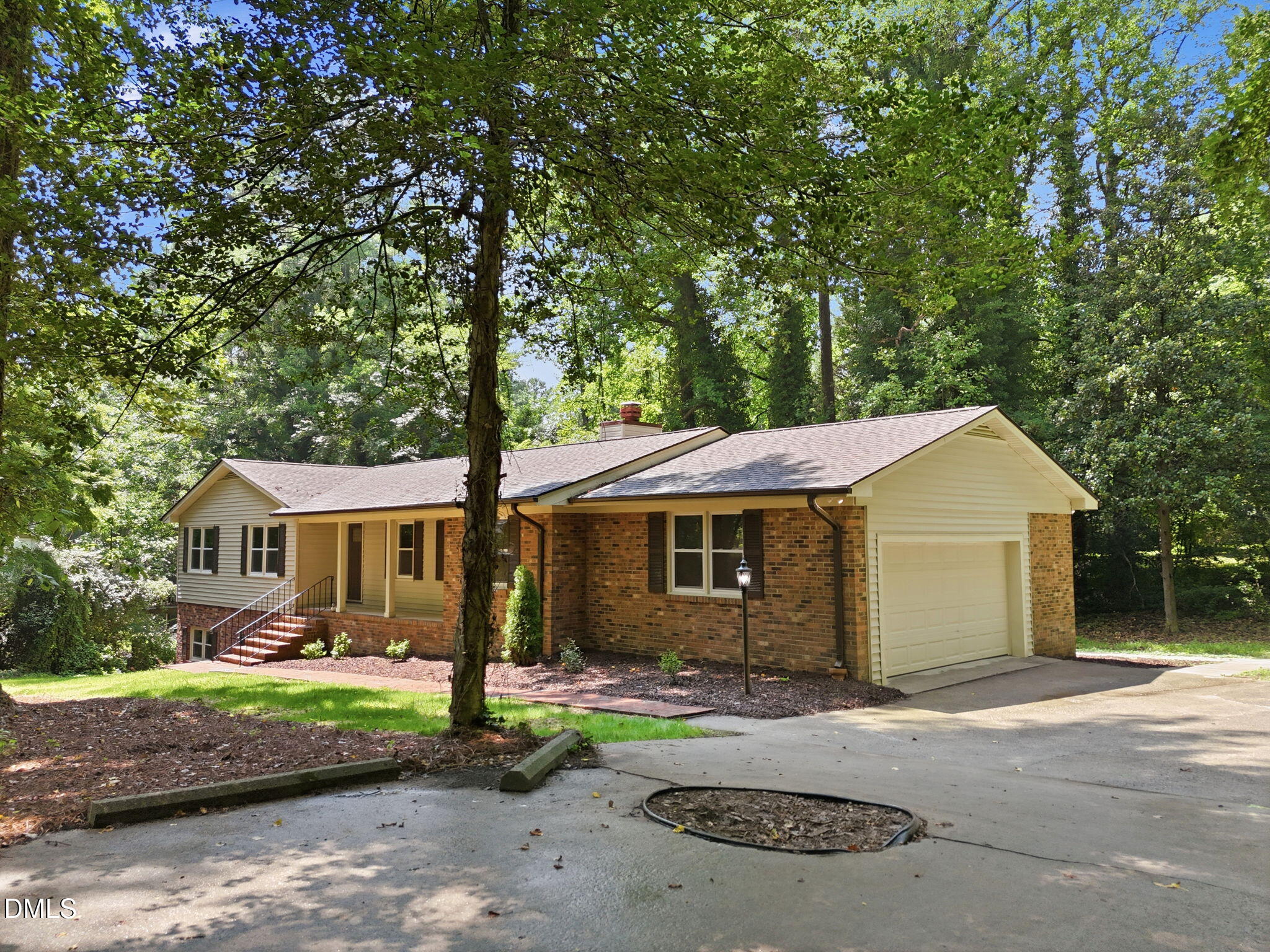 Exterior photo of 2912 Oxford Road, Henderson, NC 27536. MLS: 10183767