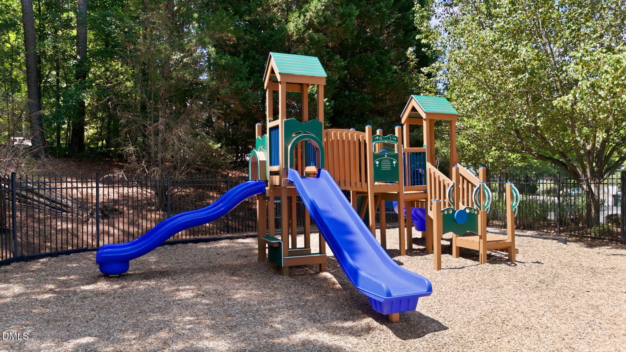 Exterior photo of 215 Lansbrooke Lane, Apex, NC 27502. MLS: 10179403
