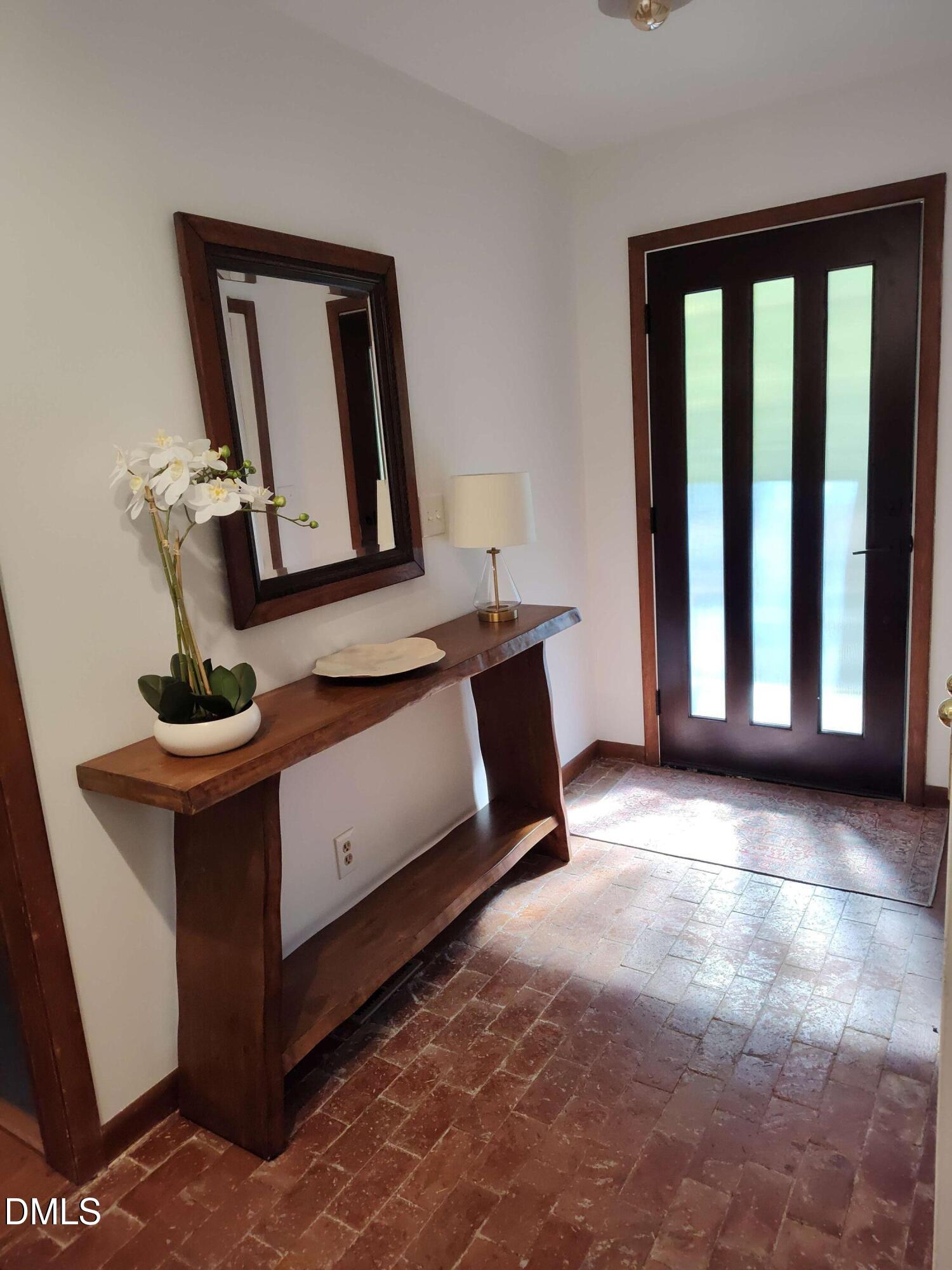 Entryway pic 1