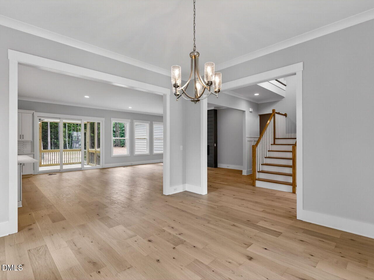 007-1280x960-dining-room