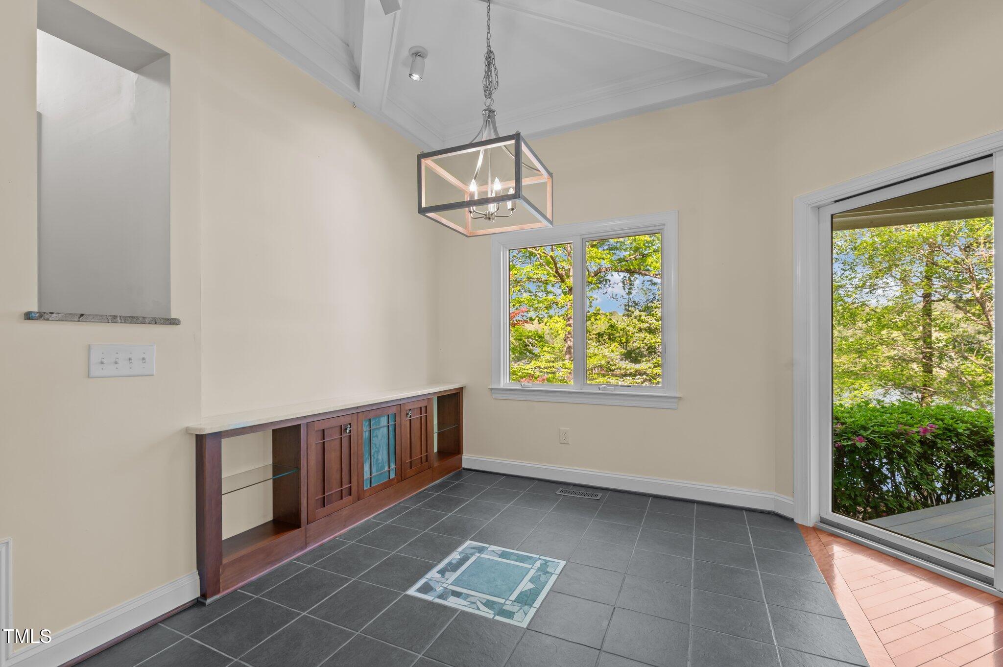 property-img